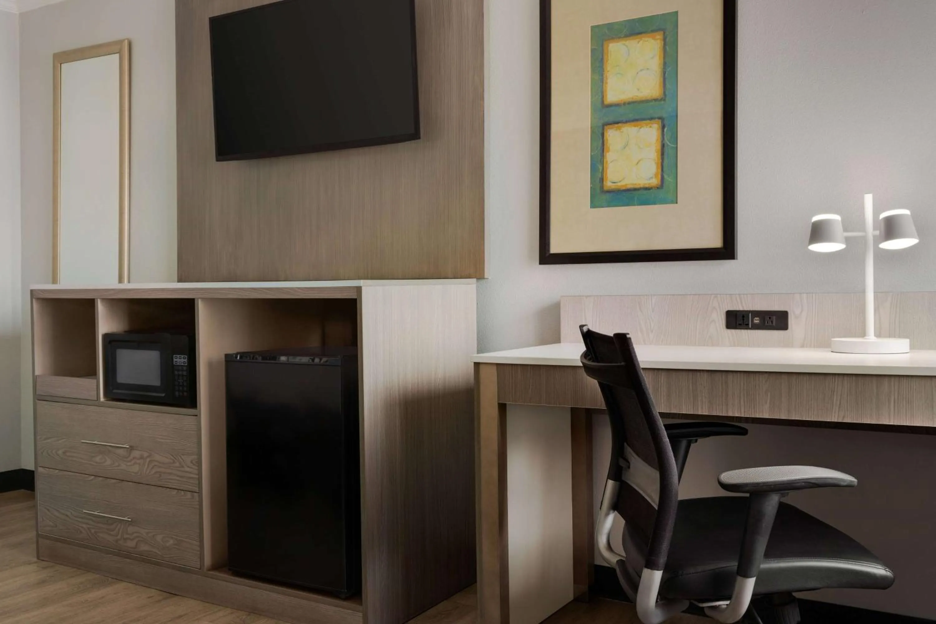 Photo of the whole room in La Quinta Inn Birmingham - Inverness