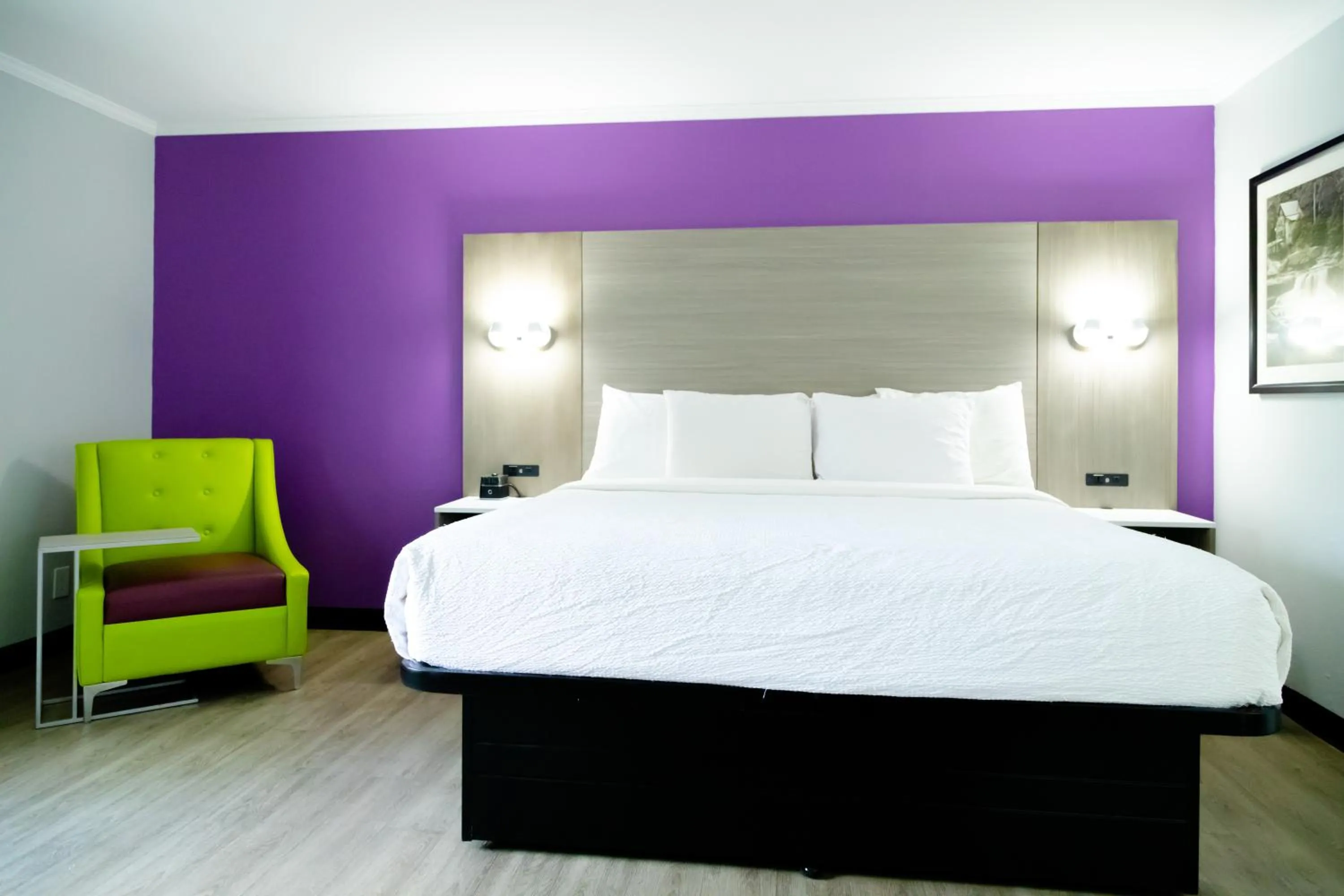 Bed in La Quinta Inn Birmingham - Inverness