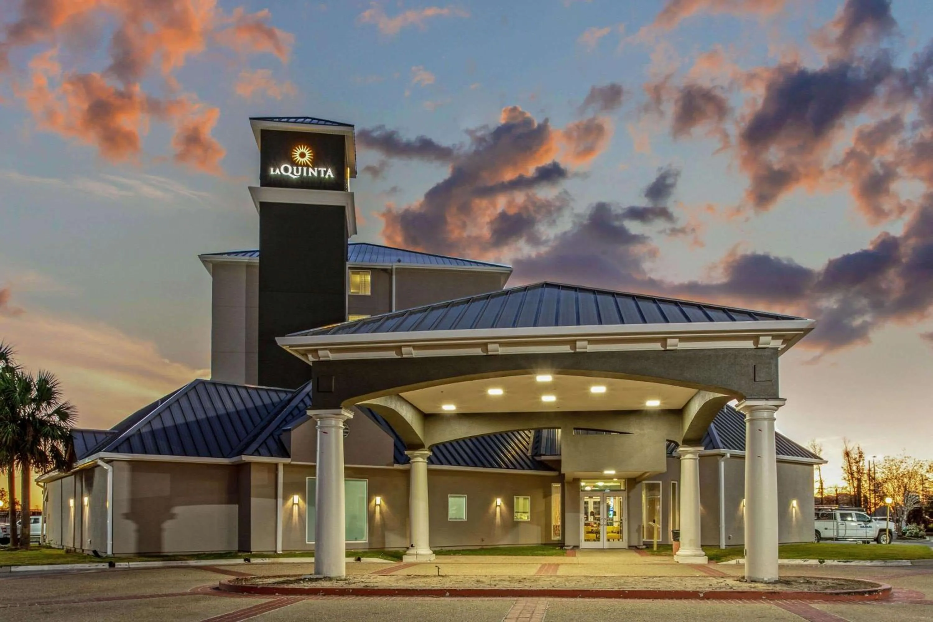 Property building in La Quinta Inn & Suites by Wyndham Panama City