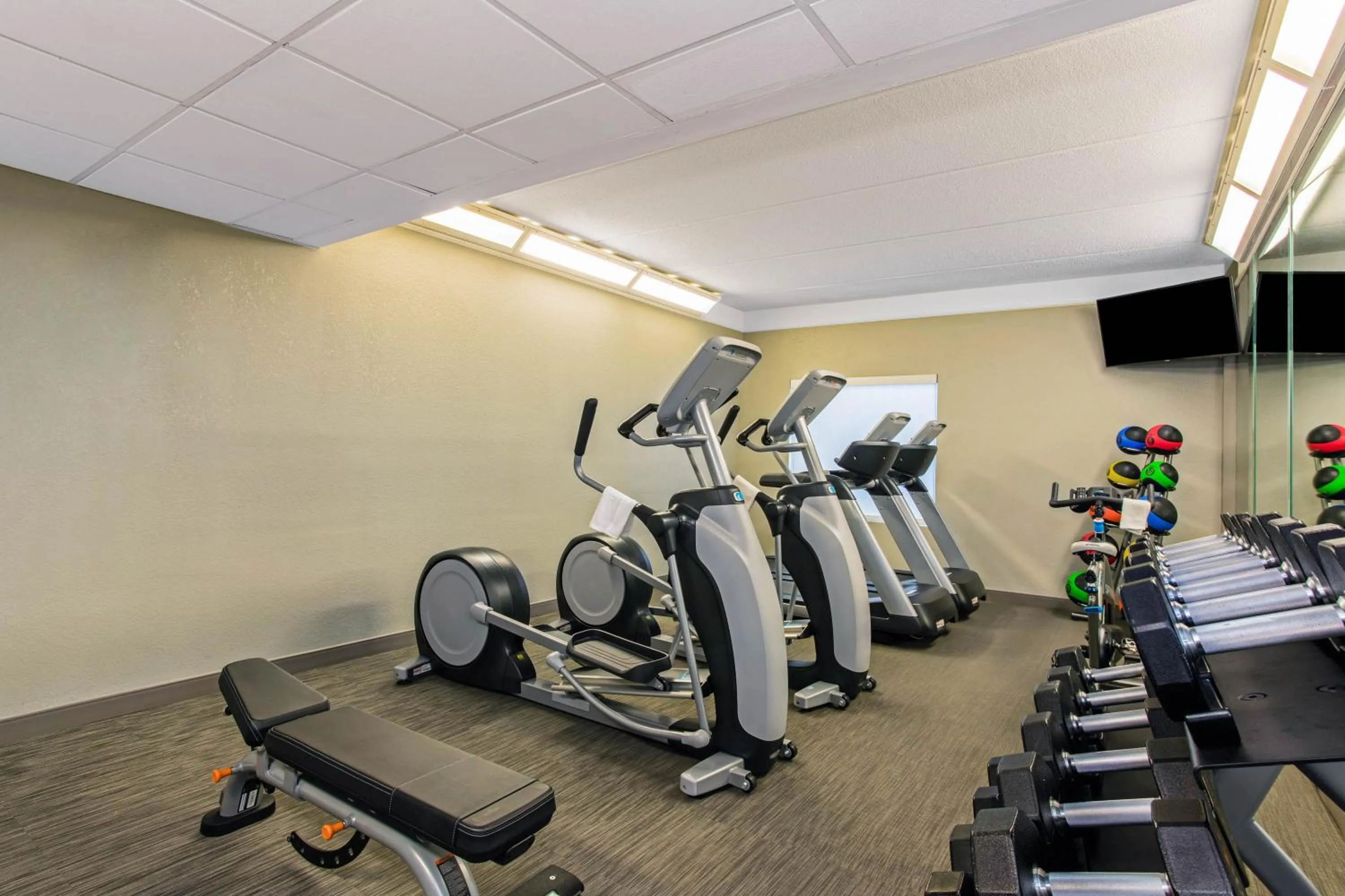 Fitness centre/facilities in La Quinta Inn & Suites by Wyndham Panama City