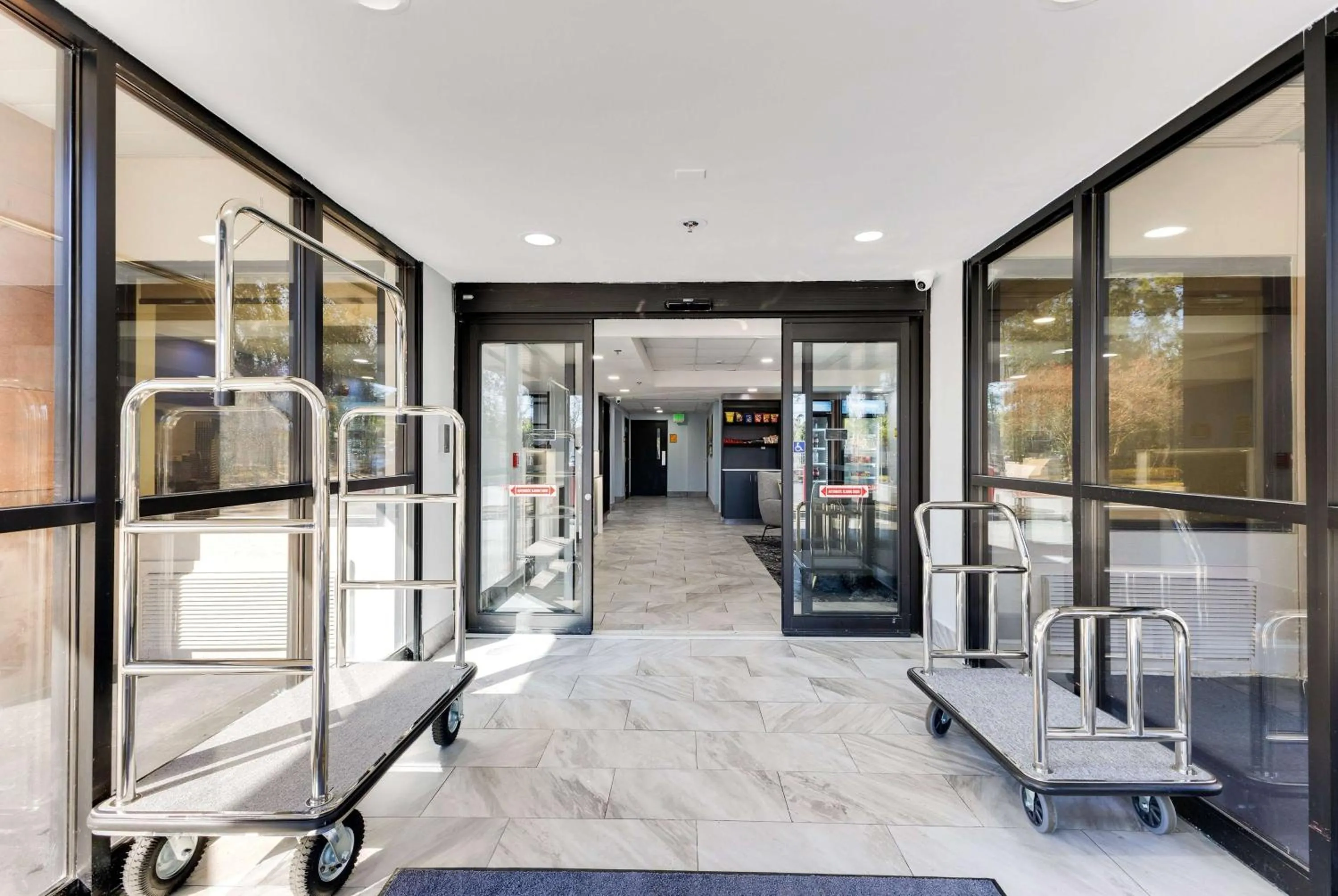 Lobby or reception in La Quinta Inn & Suites by Wyndham Jacksonville Mandarin