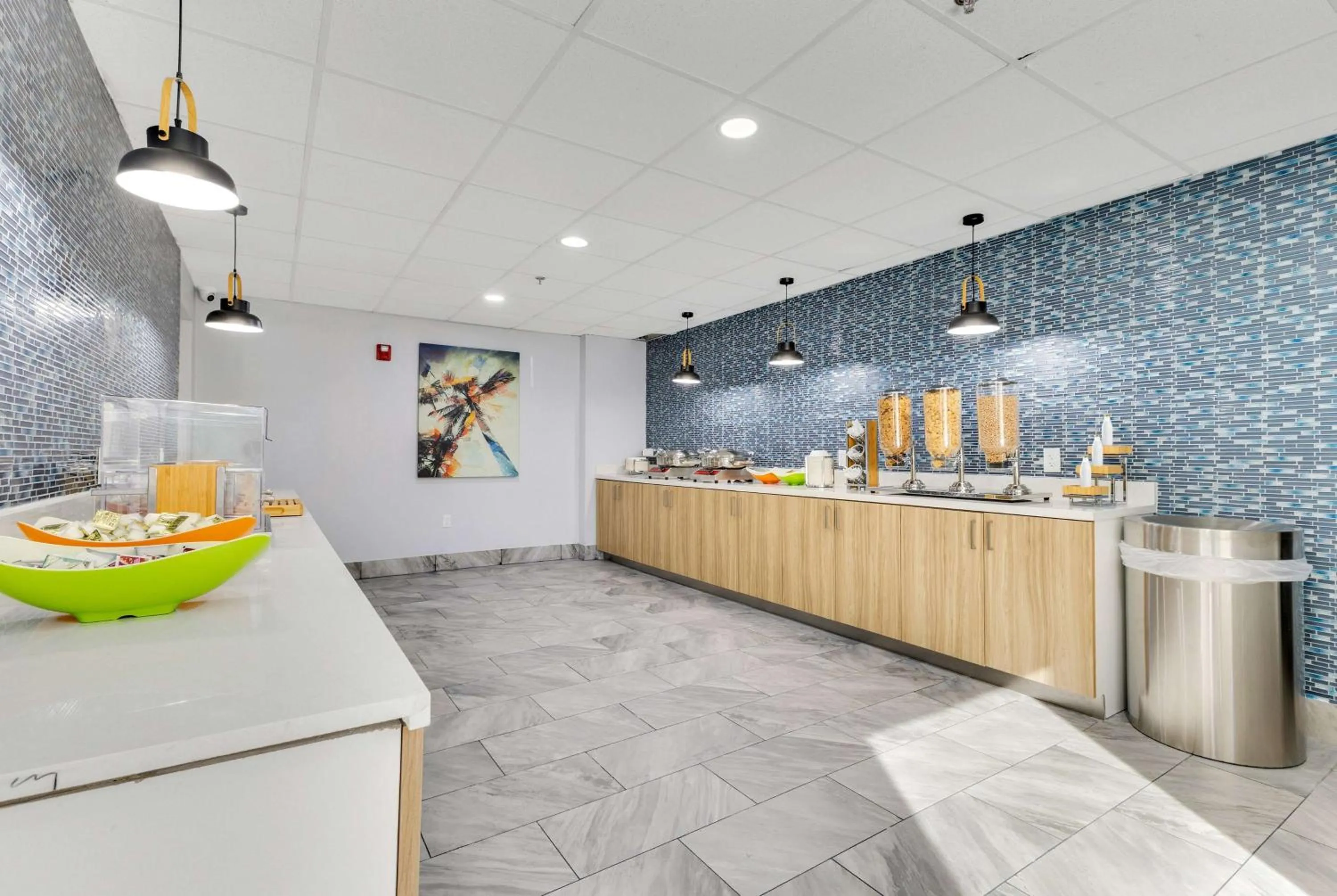 Restaurant/places to eat in La Quinta Inn & Suites by Wyndham Jacksonville Mandarin