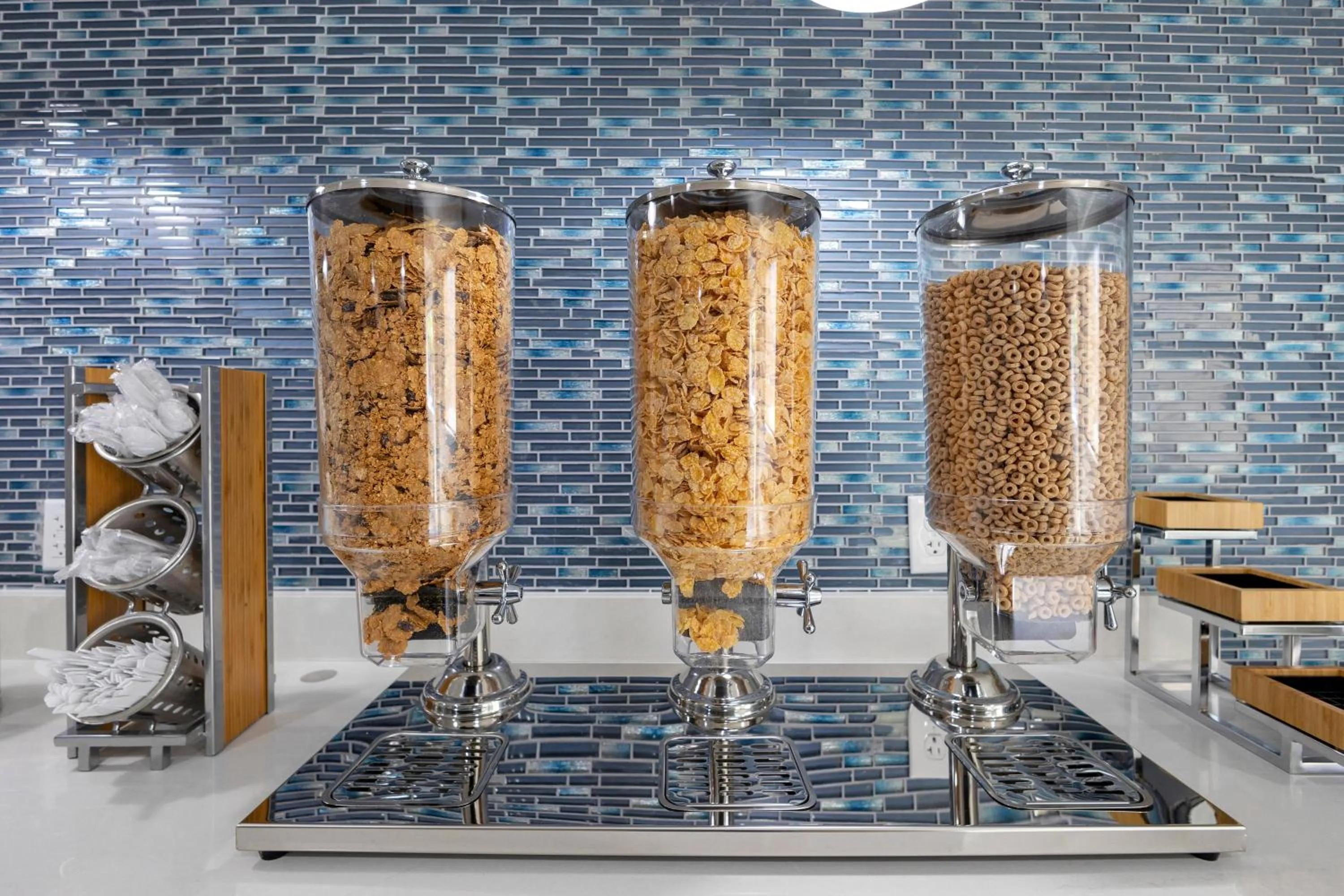 Food in La Quinta Inn & Suites by Wyndham Jacksonville Mandarin