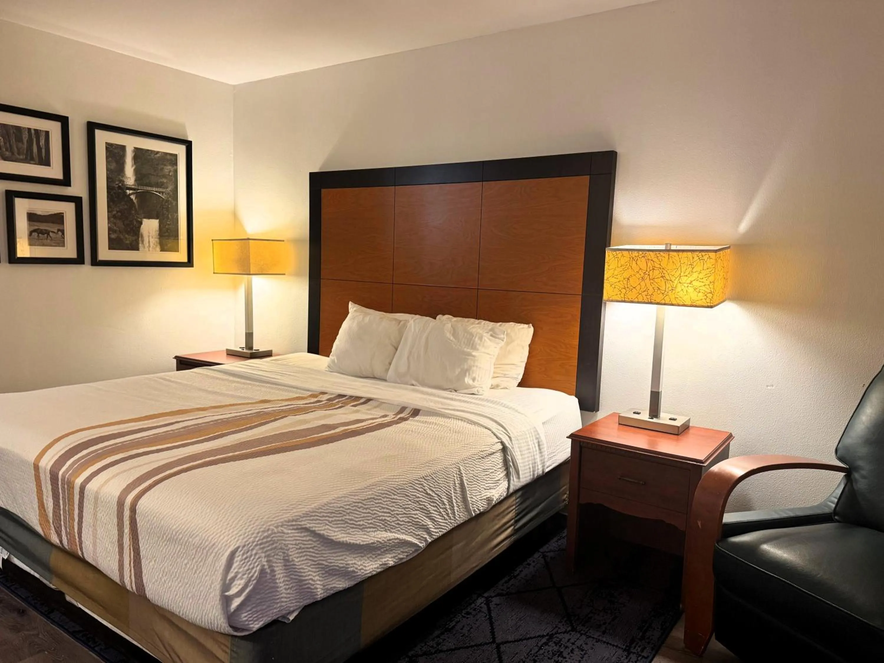 Bed in Baymont by Wyndham Meridian