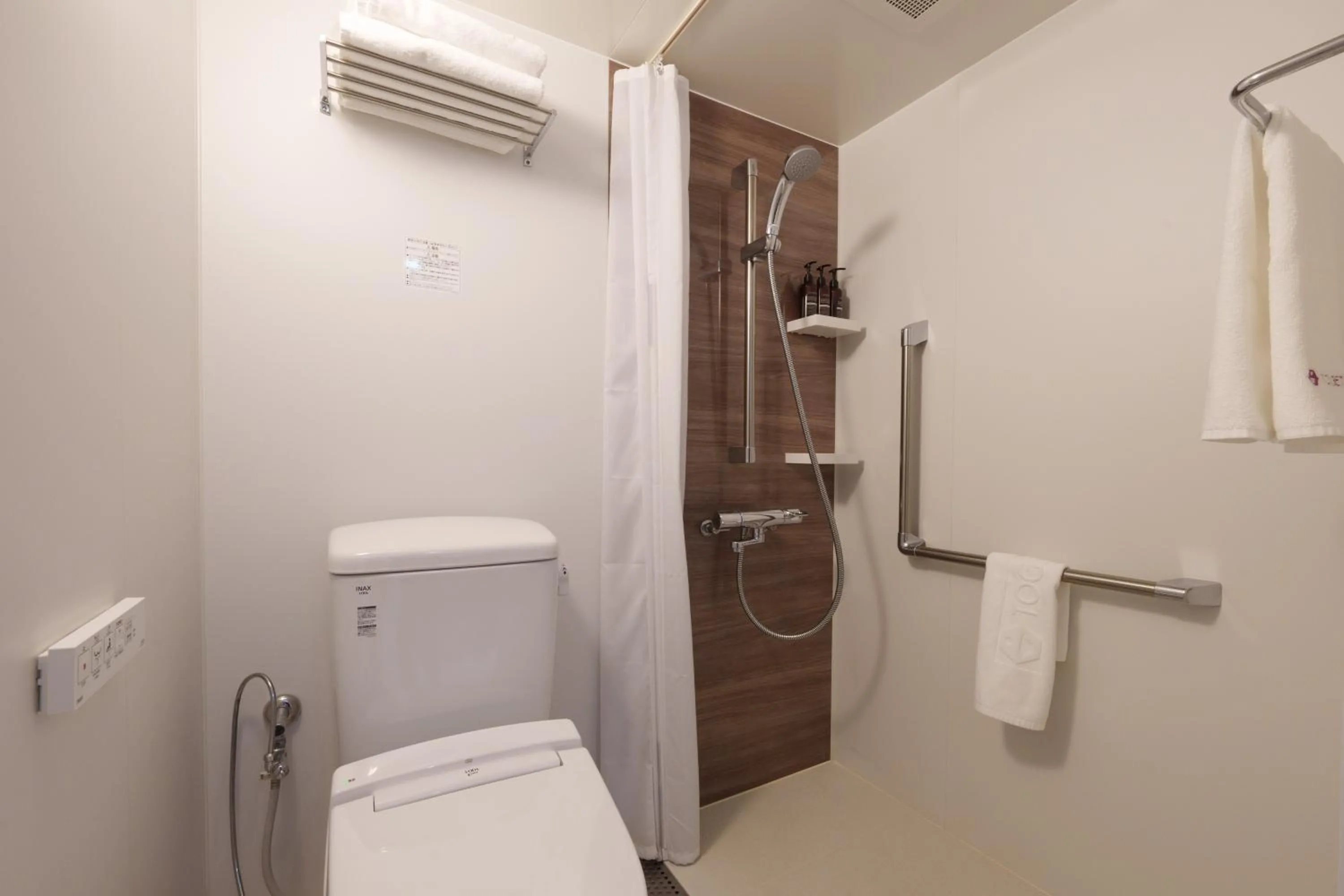 Shower in Akarinoyado Togetsu