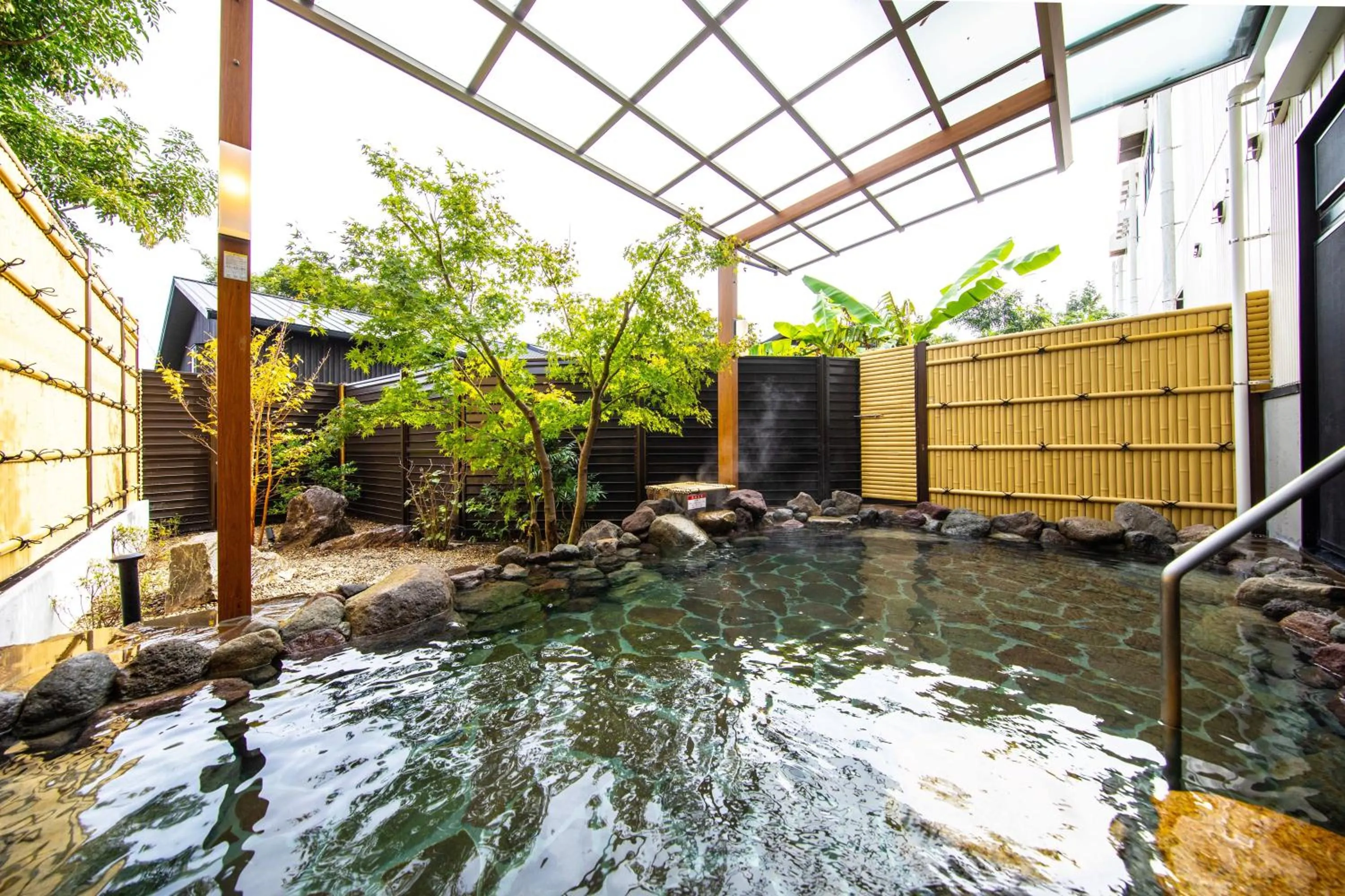 Hot Spring Bath in Akarinoyado Togetsu