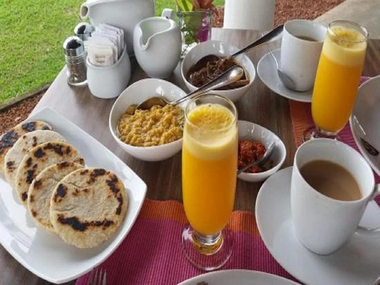 Food and drinks in Wattle Inn