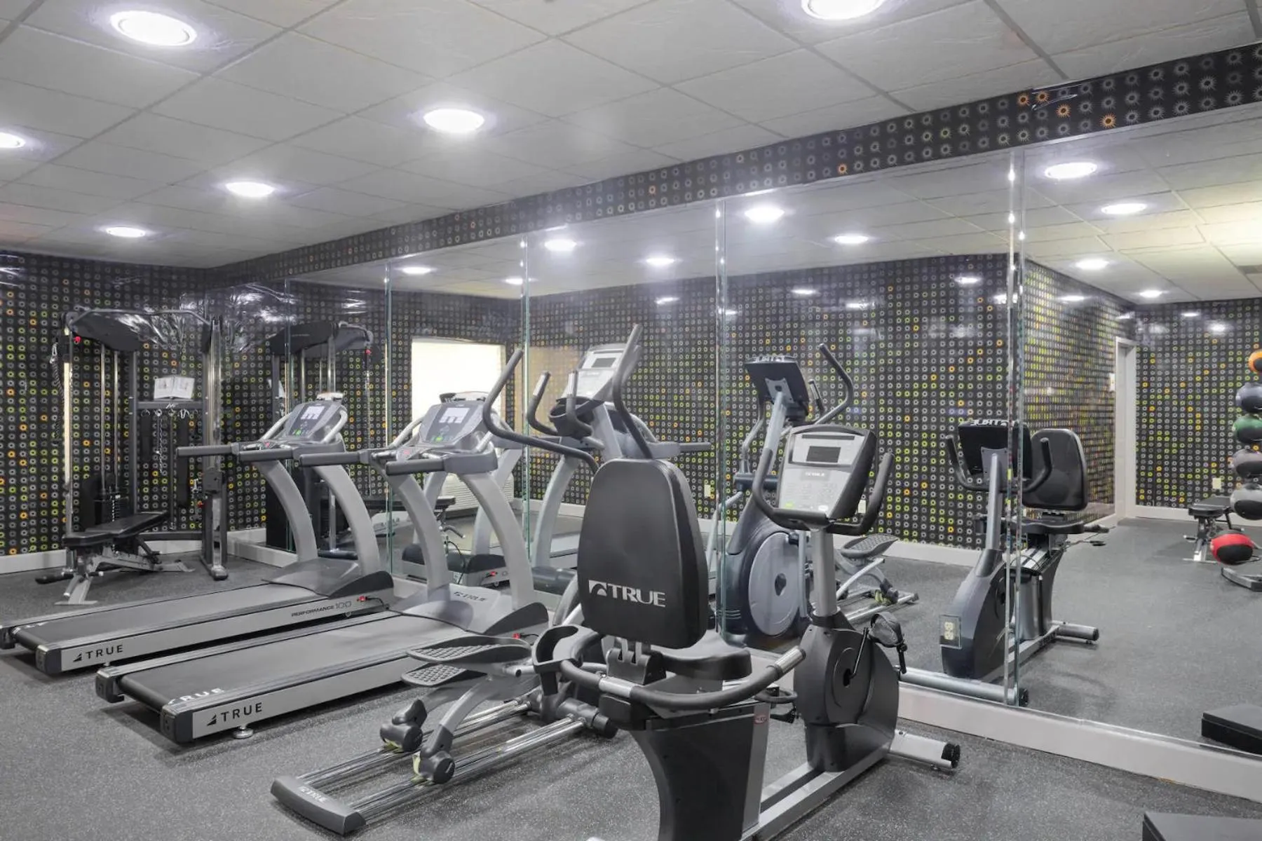 Fitness centre/facilities in La Quinta by Wyndham Mobile - Daphne