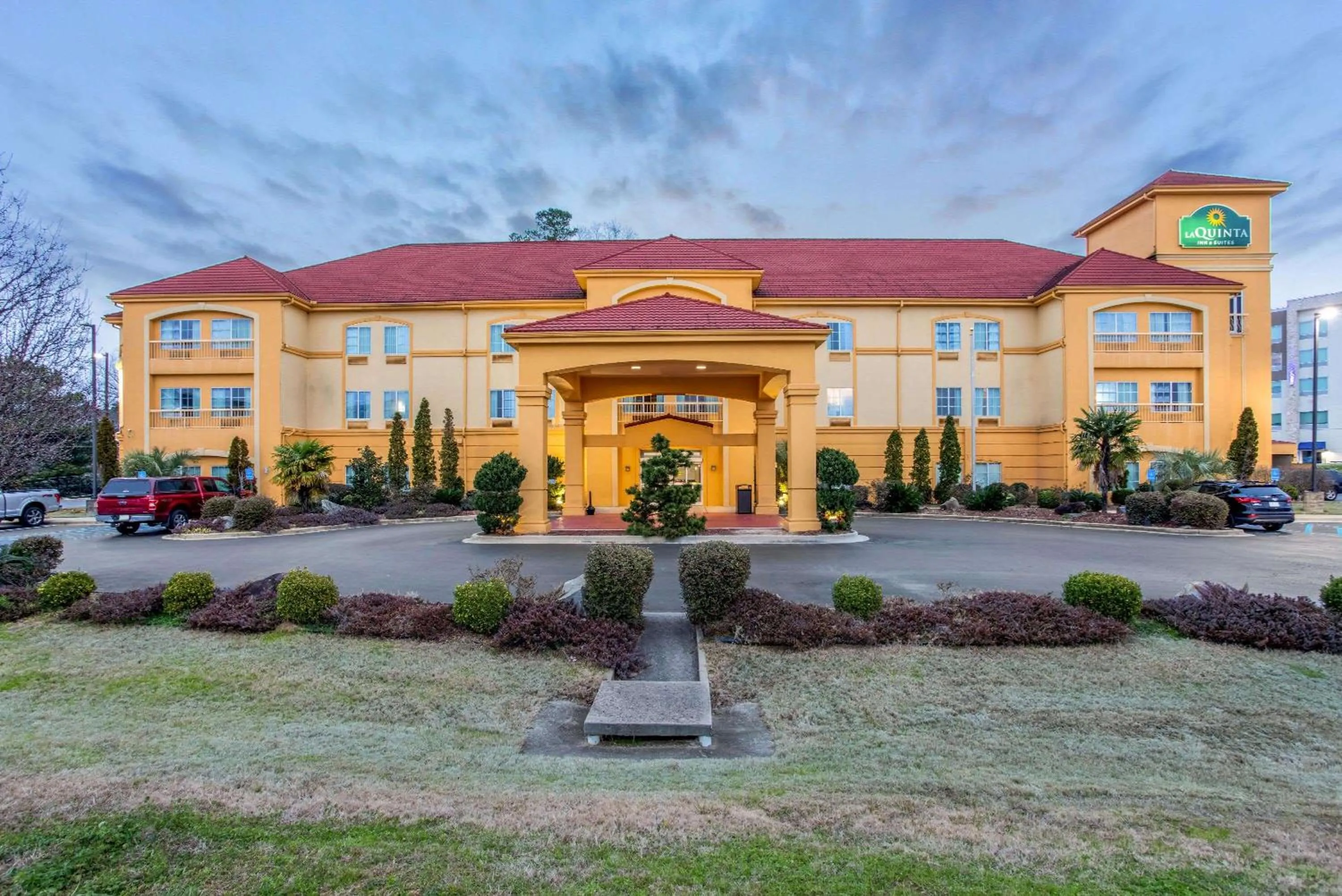 Property building in La Quinta by Wyndham Fultondale Birmingham North