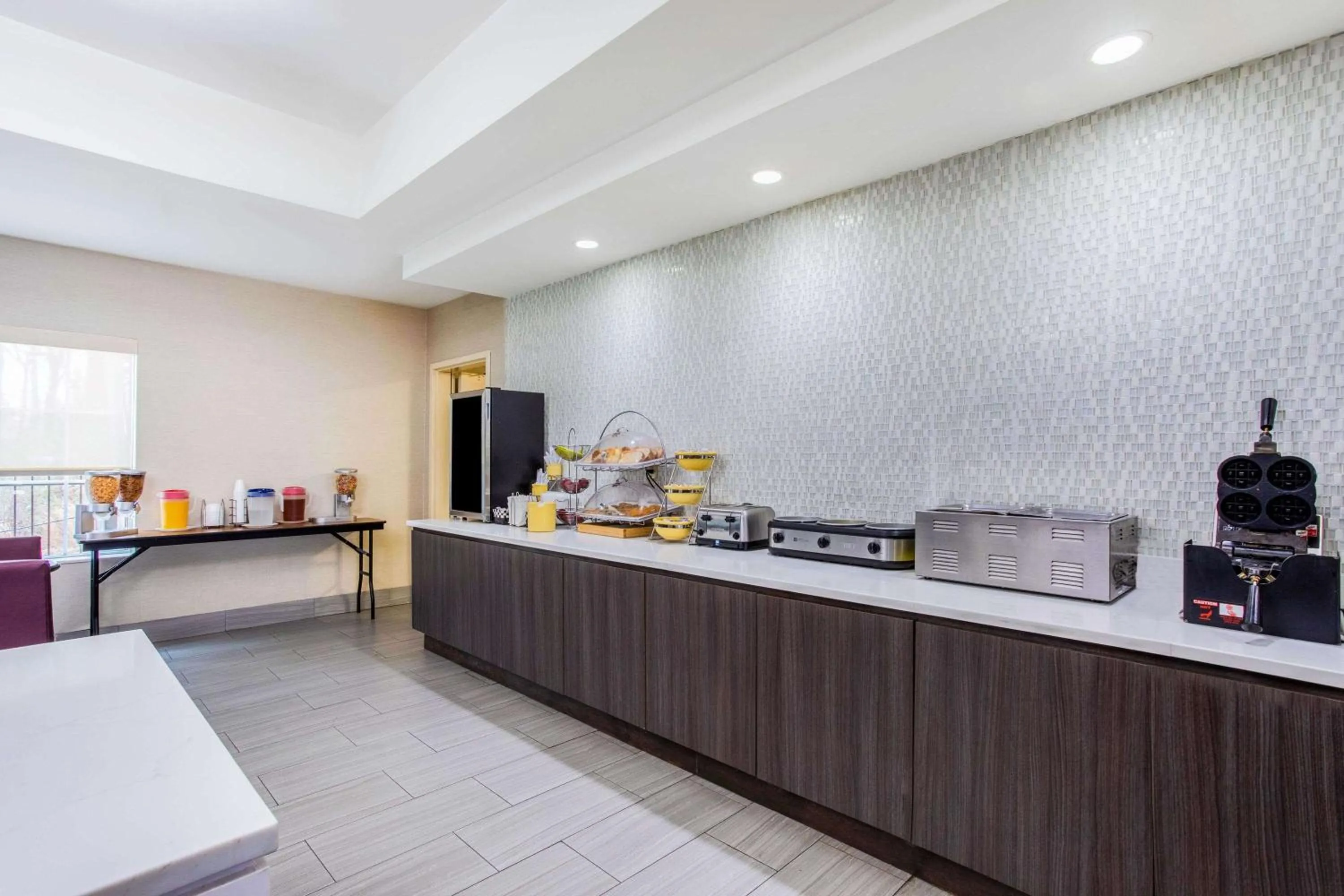 Restaurant/places to eat in La Quinta by Wyndham Fultondale Birmingham North