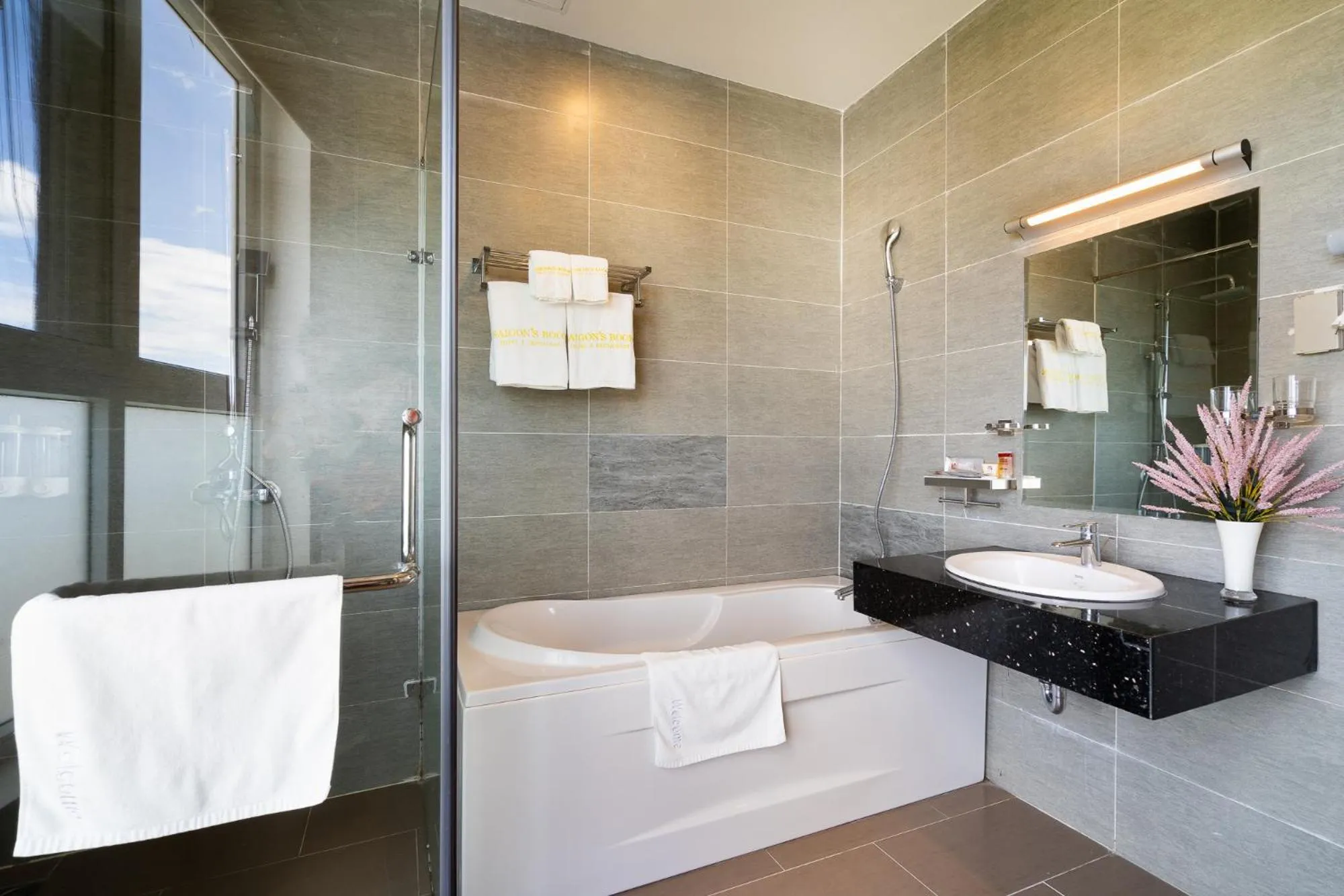 Shower in Saigon's Book Da Lat Hotel