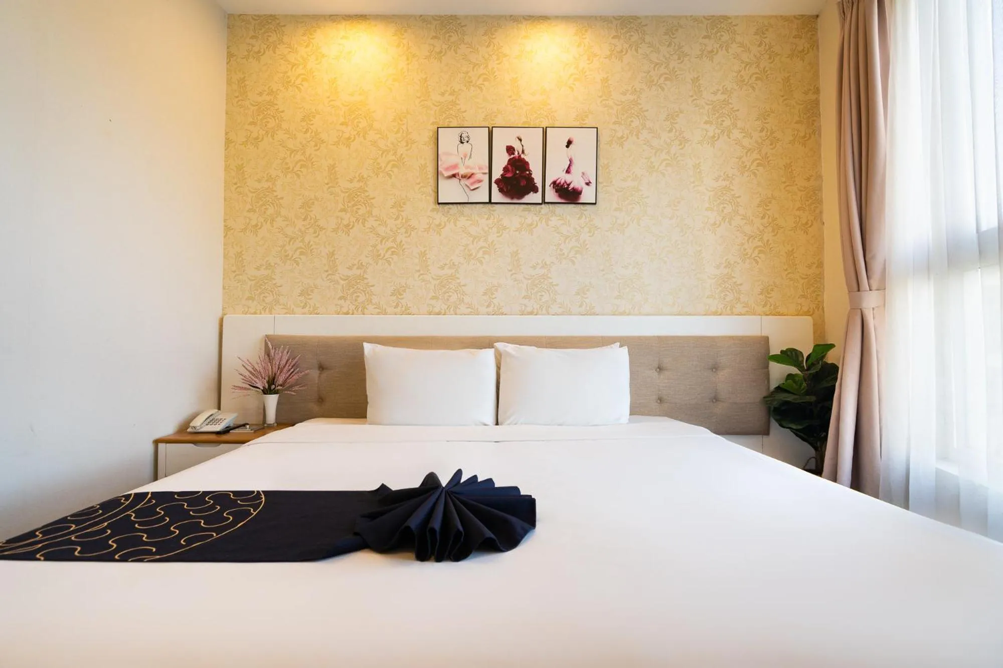 Bed in Saigon's Book Da Lat Hotel