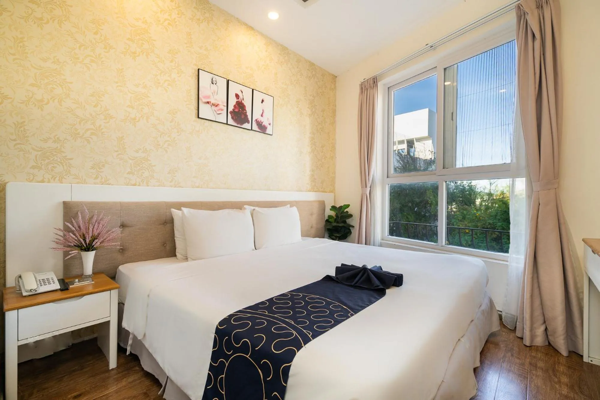 Bed in Saigon's Book Da Lat Hotel