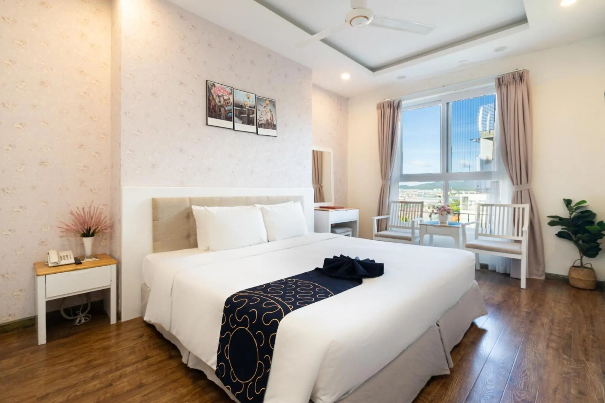 Bed in Saigon's Book Da Lat Hotel