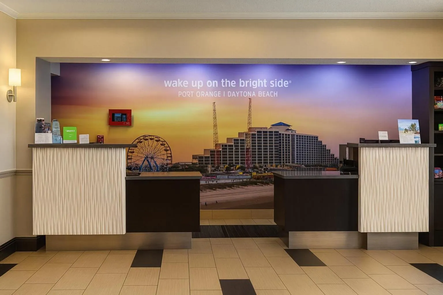 Lobby or reception in La Quinta by Wyndham Port Orange / Daytona