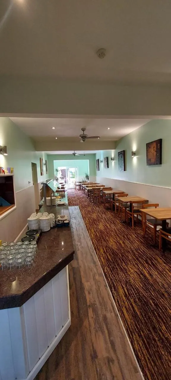 Restaurant/places to eat in Fairhaven Hotel