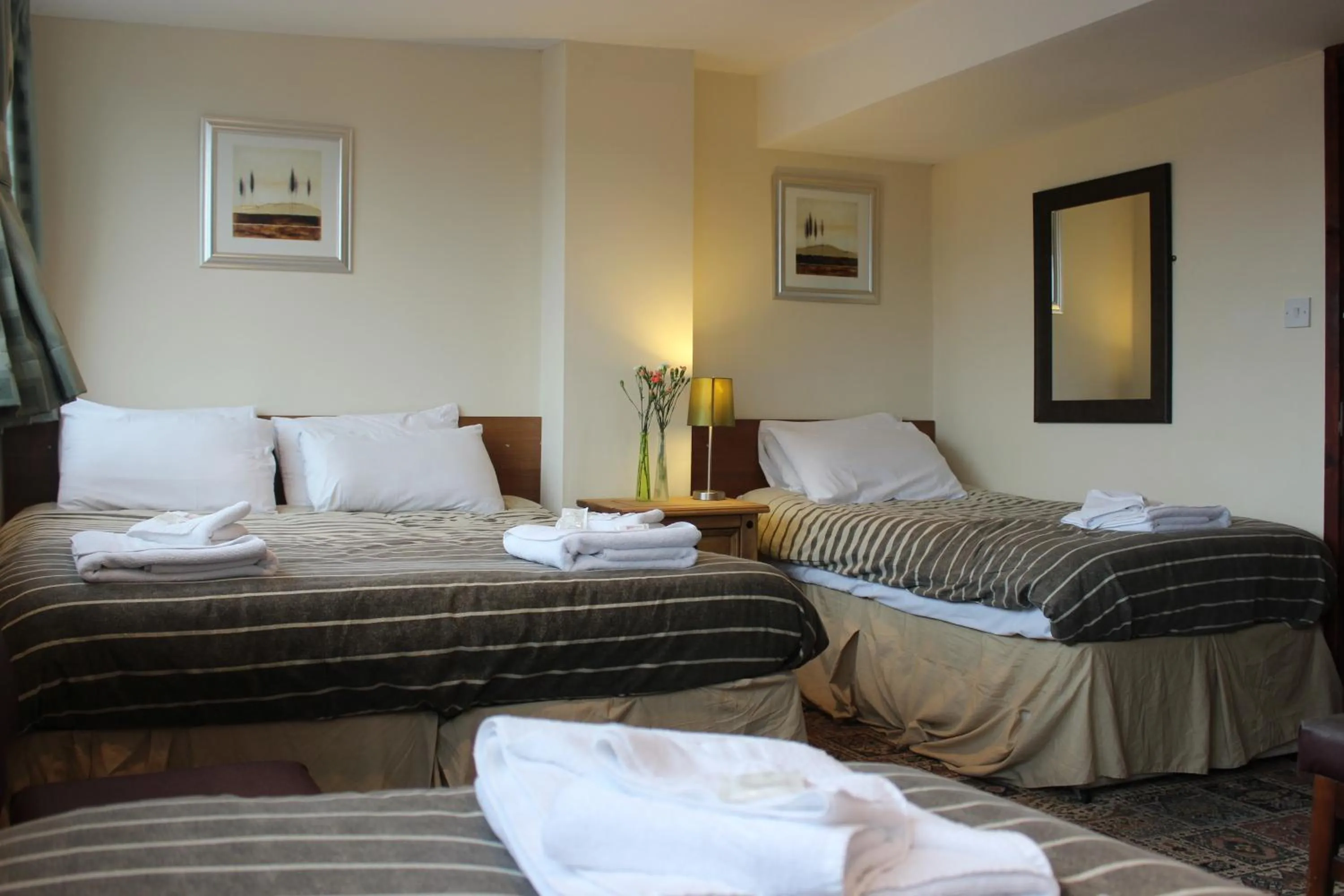 Bedroom, Bed in Fairhaven Hotel