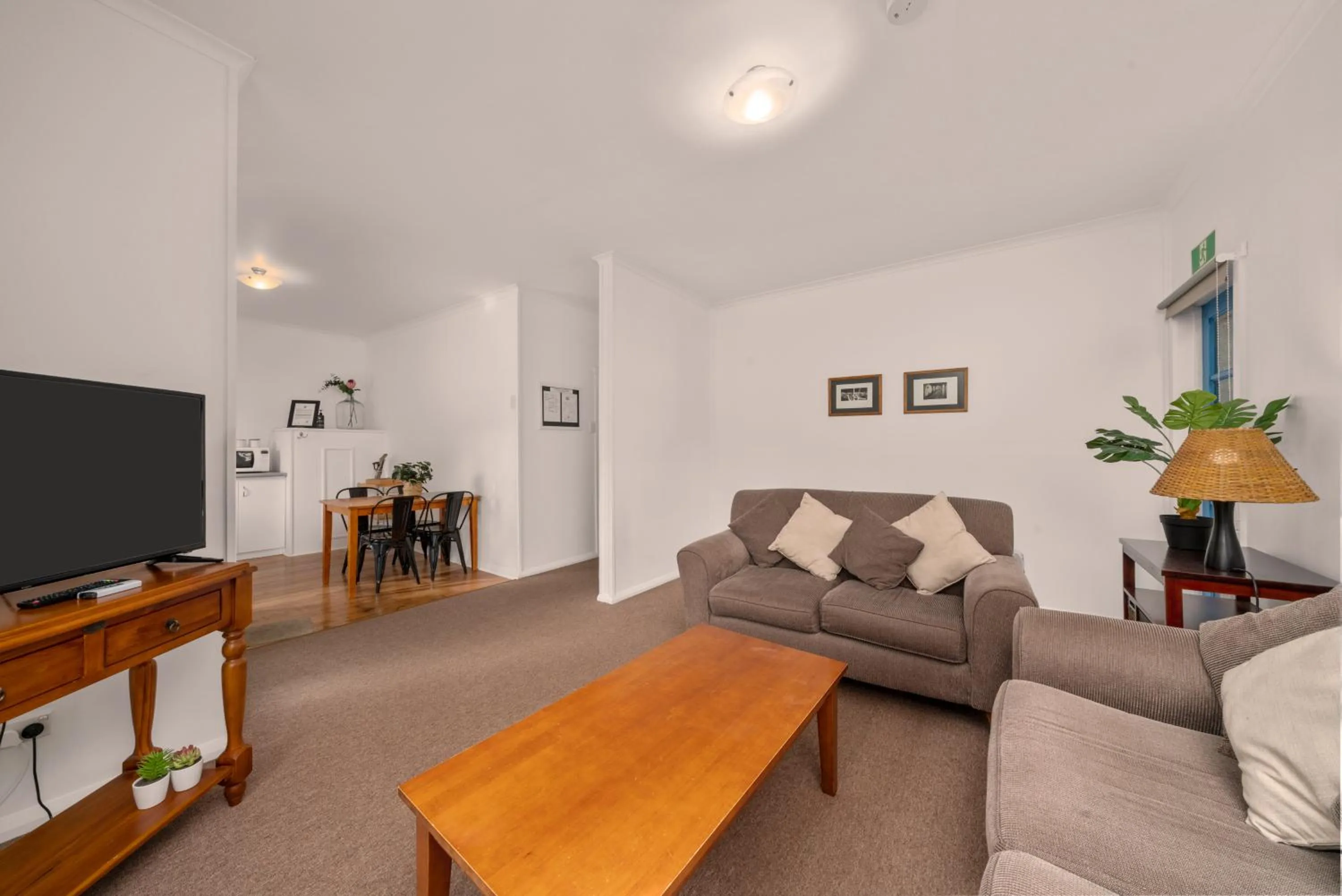 Giants Table and Cottages