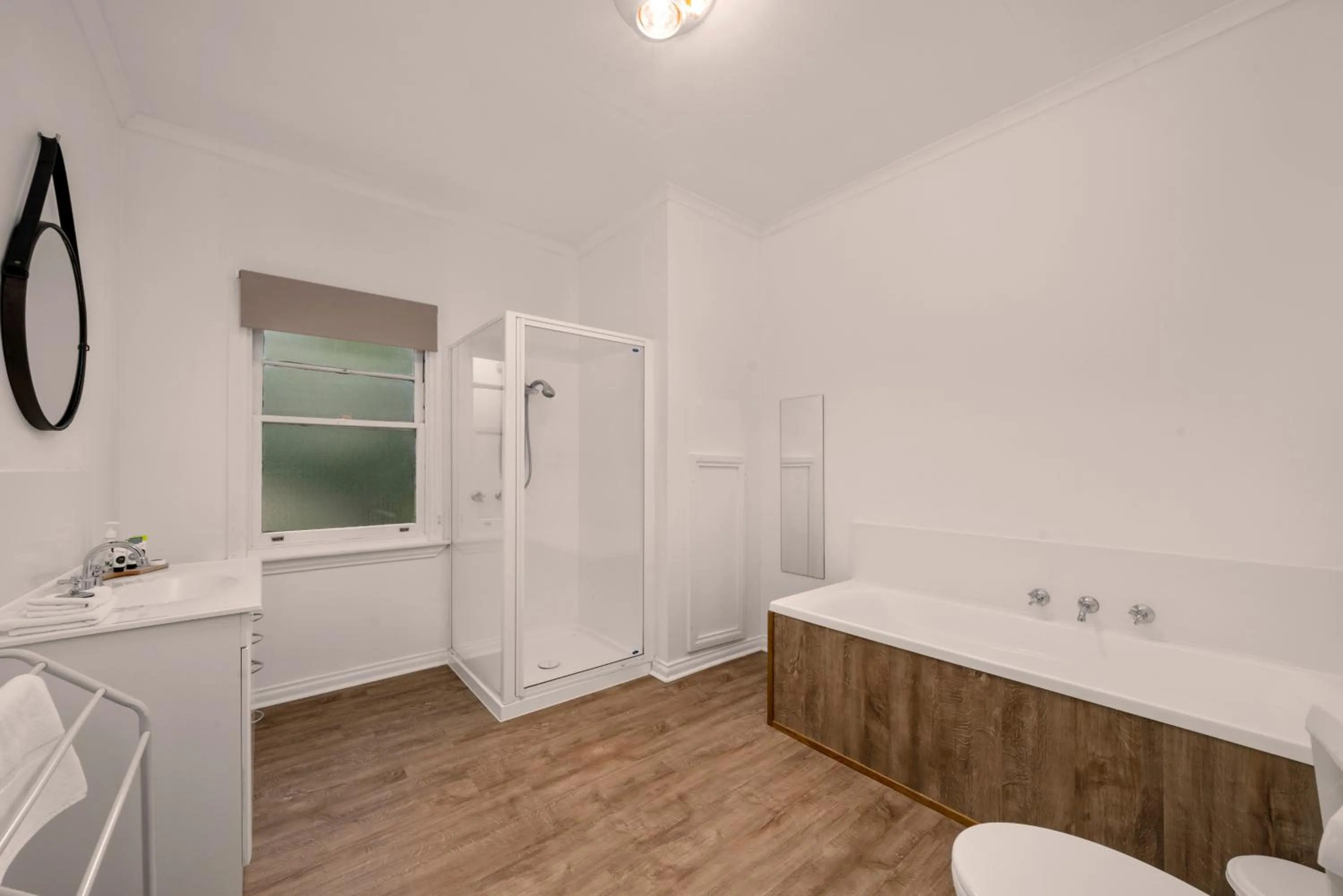 Giants Table and Cottages