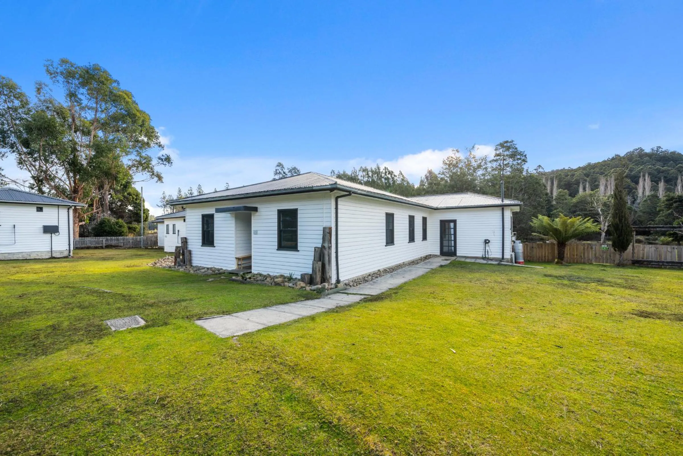 Giants Table and Cottages