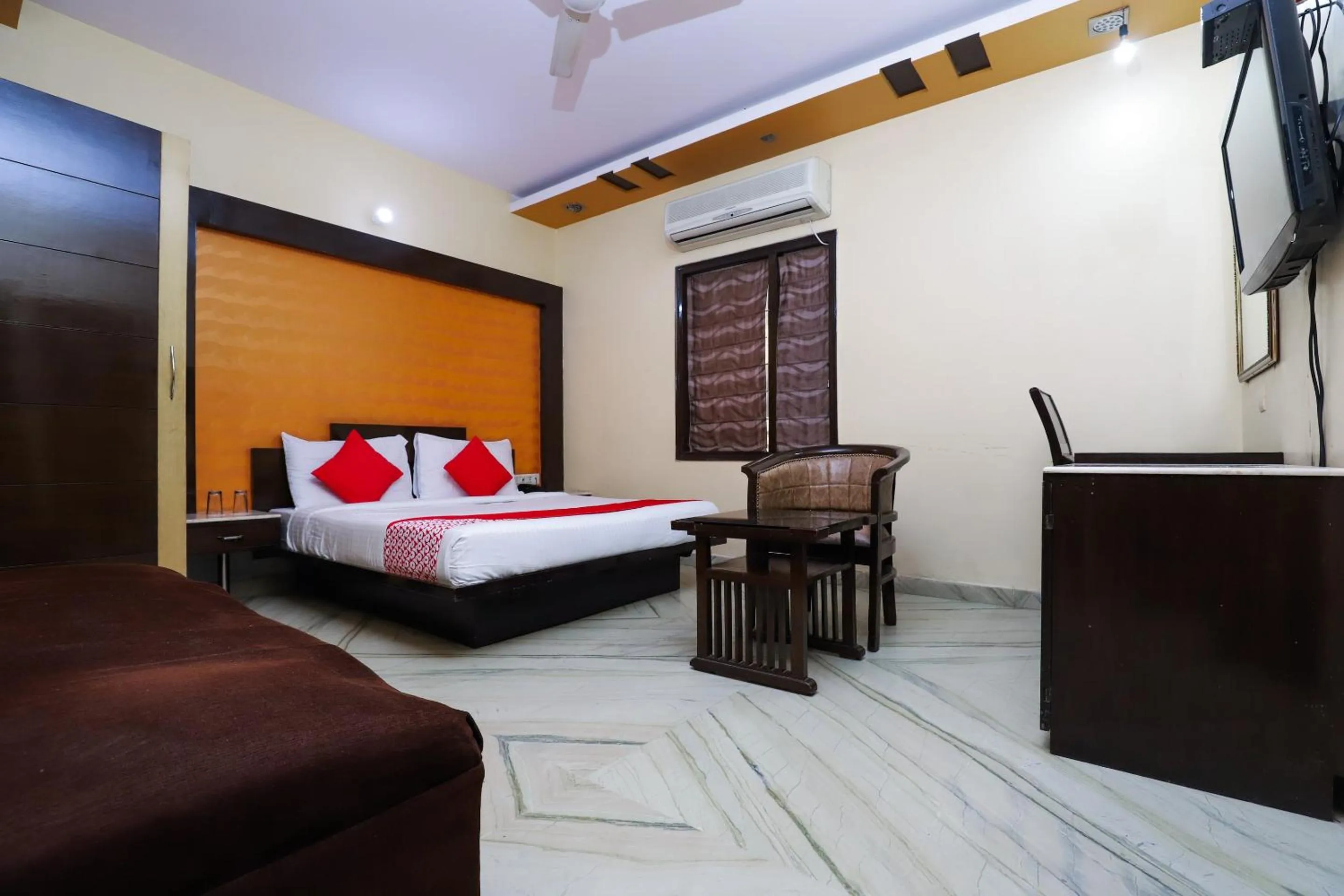 Bedroom, Bed in Hotel O J P Inn Near Patel Nagar Metro Station