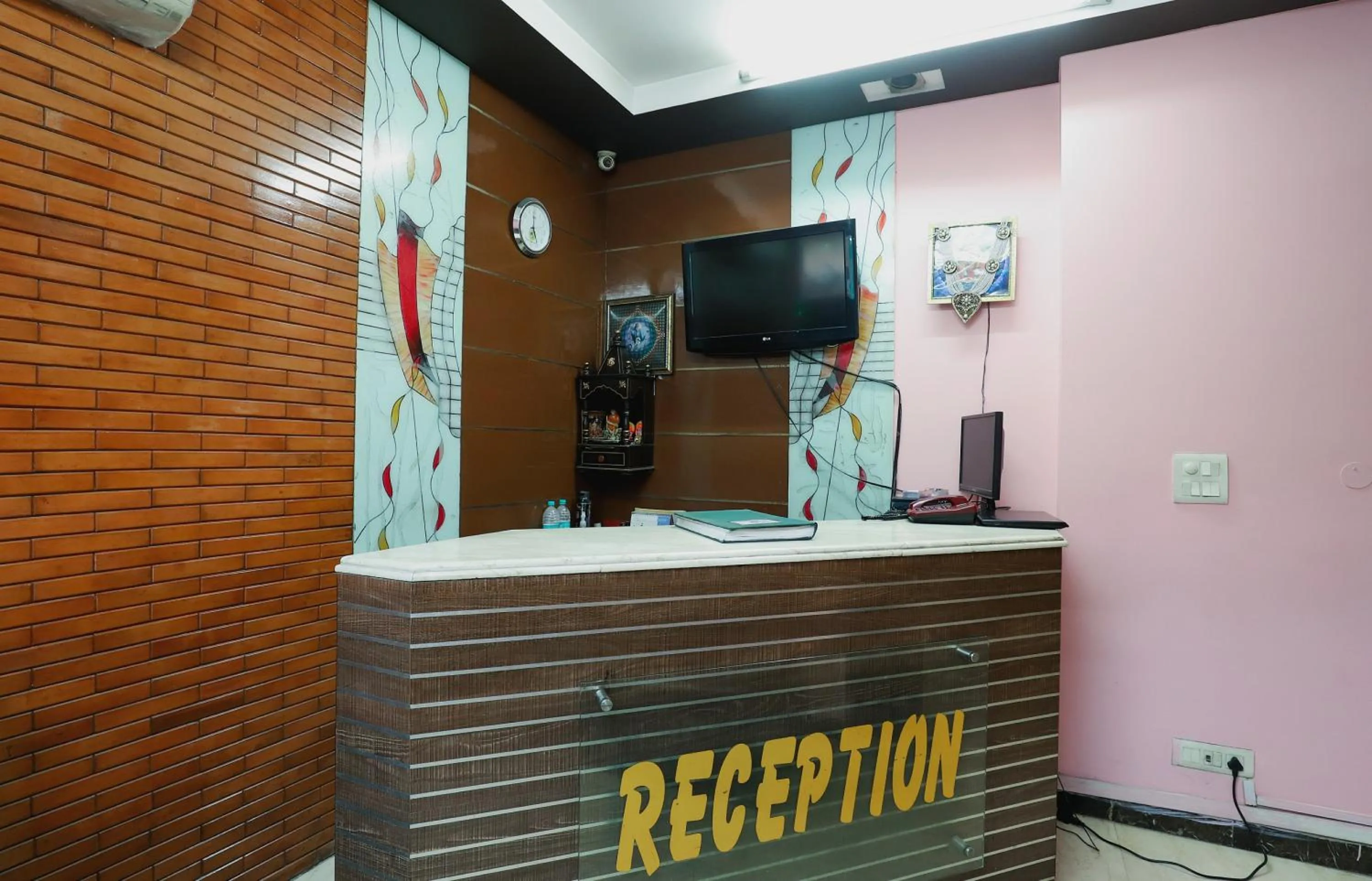 Lobby or reception in Super Hotel O J P Inn Near Patel Nagar Metro Station