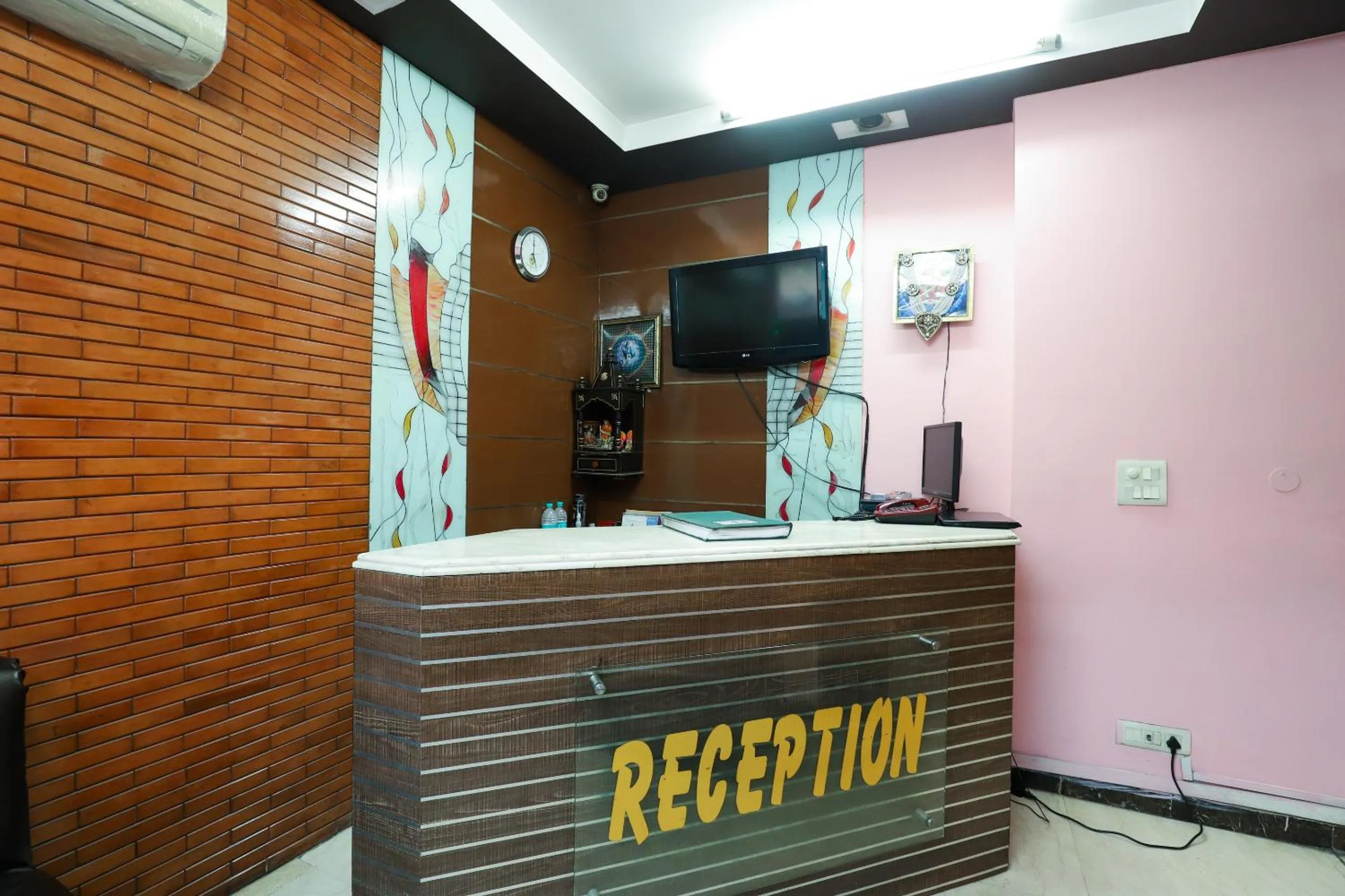 Lobby or reception in Super Hotel O J P Inn Near Patel Nagar Metro Station