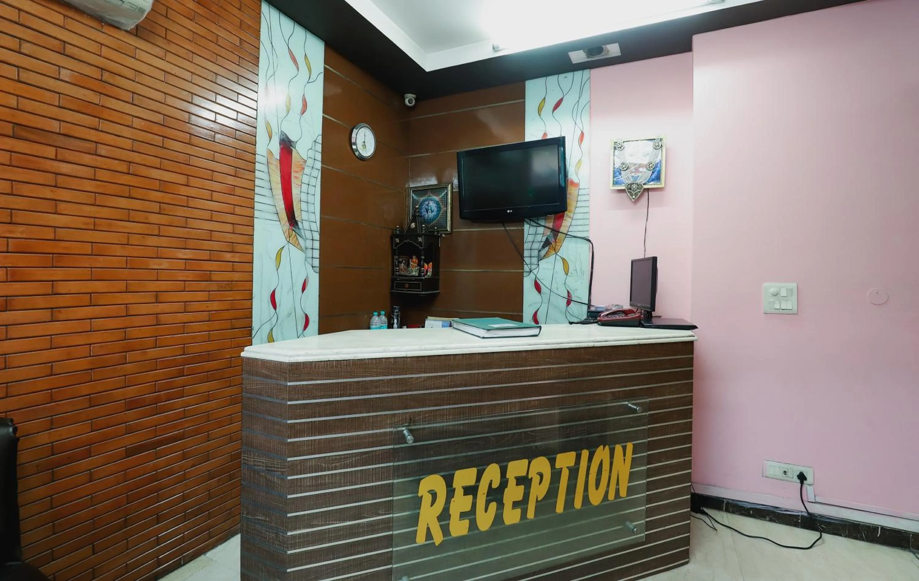 Lobby or reception in Super Hotel O J P Inn Near Patel Nagar Metro Station