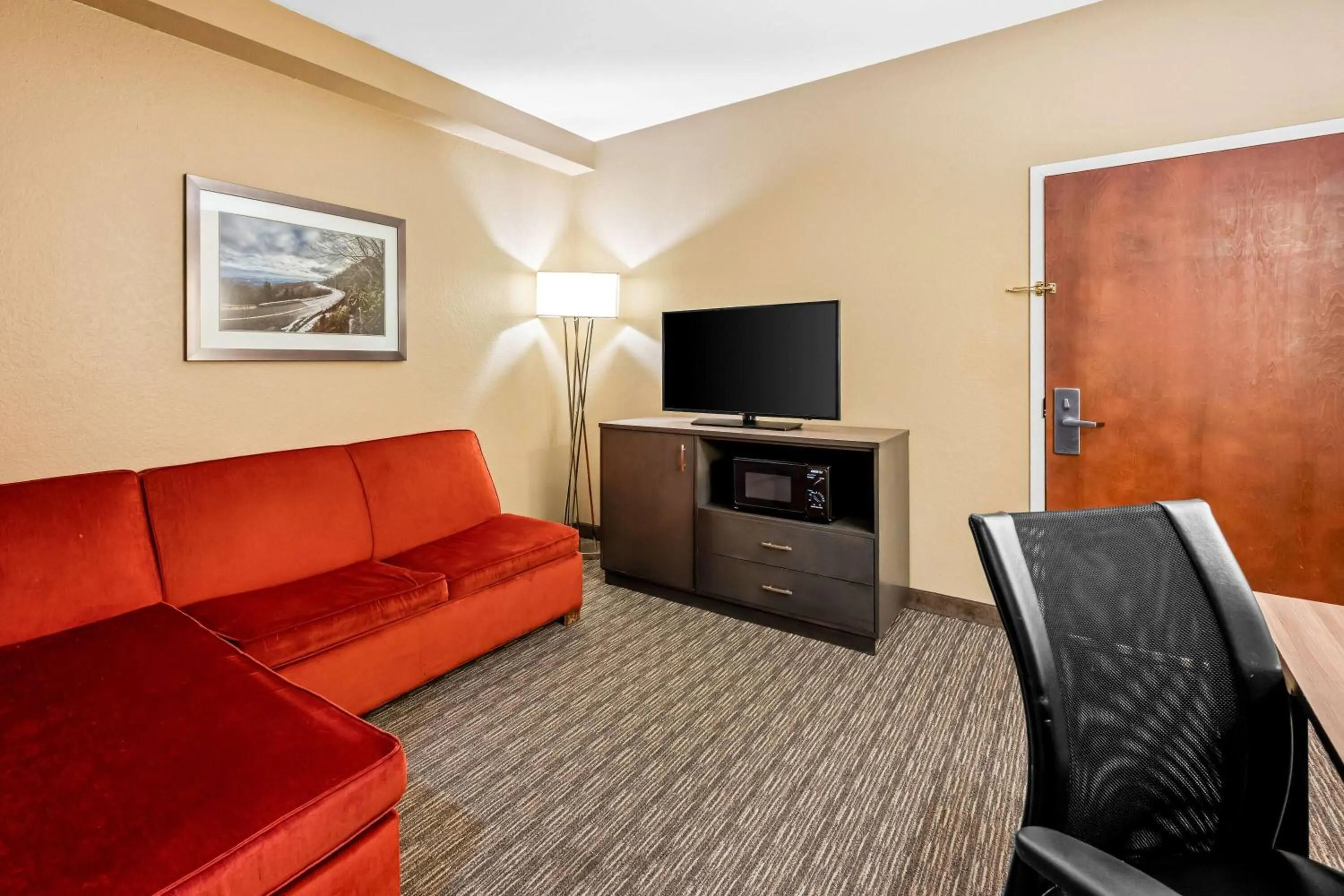 Living room in La Quinta by Wyndham Boone