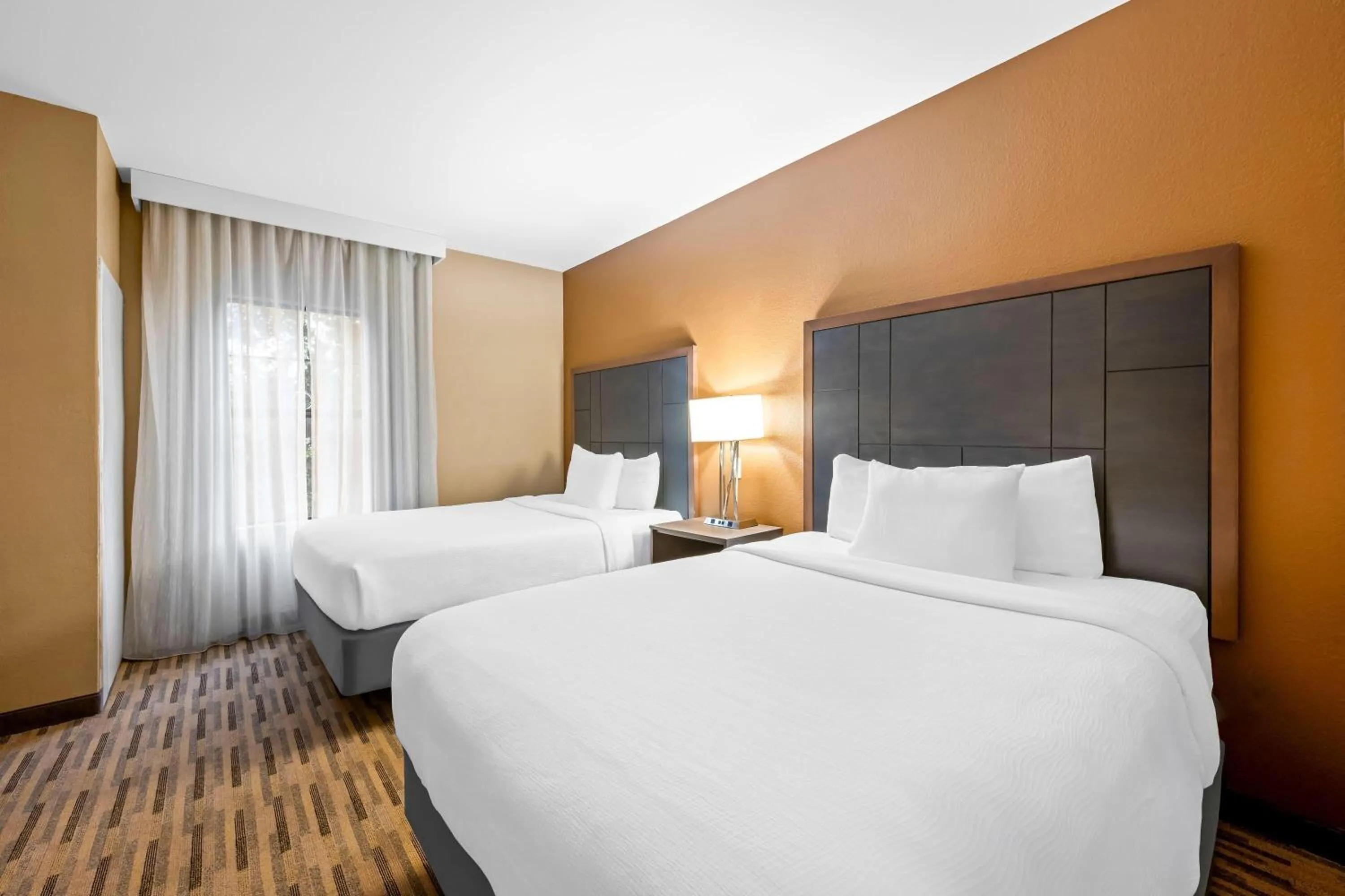 Photo of the whole room, Bed in La Quinta by Wyndham Boone