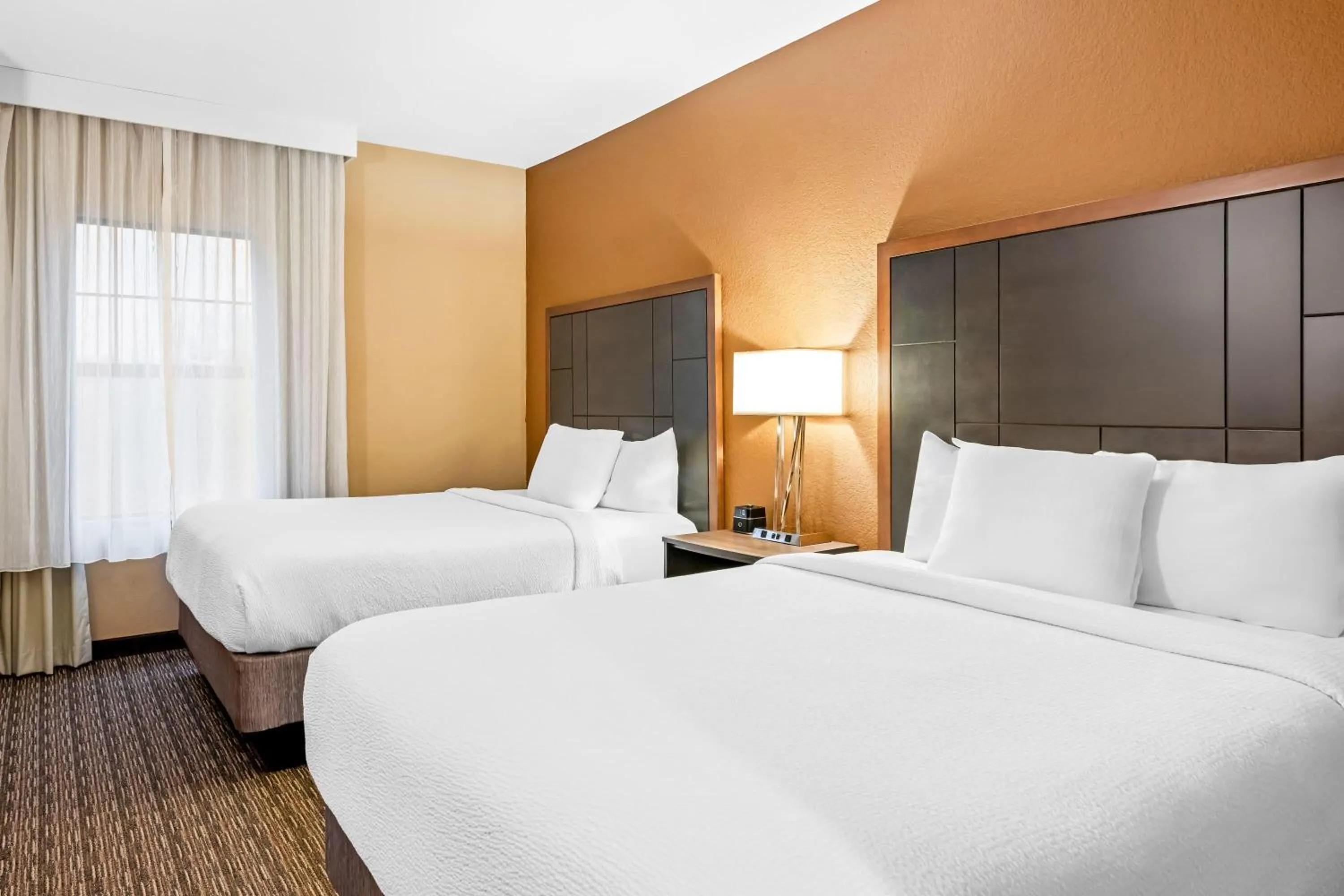 Photo of the whole room, Bed in La Quinta by Wyndham Boone