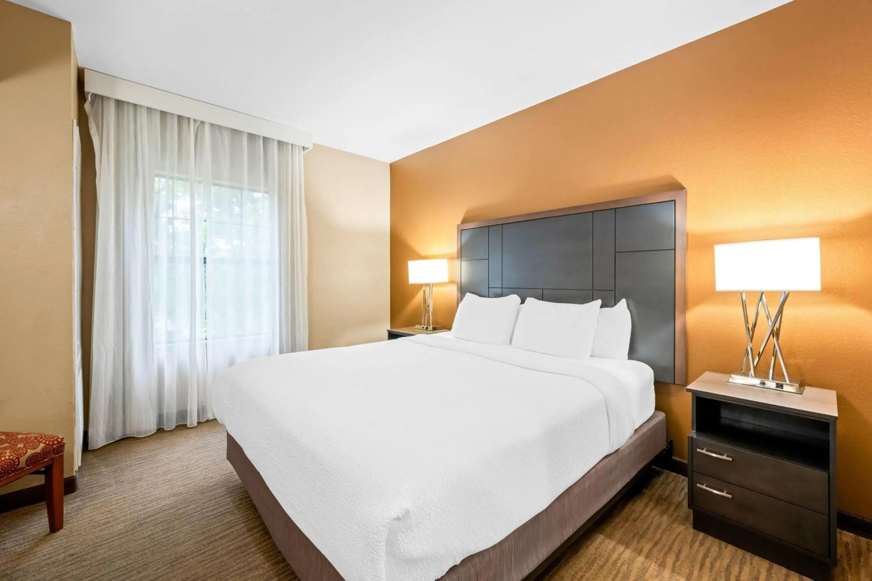 Photo of the whole room, Bed in La Quinta by Wyndham Boone