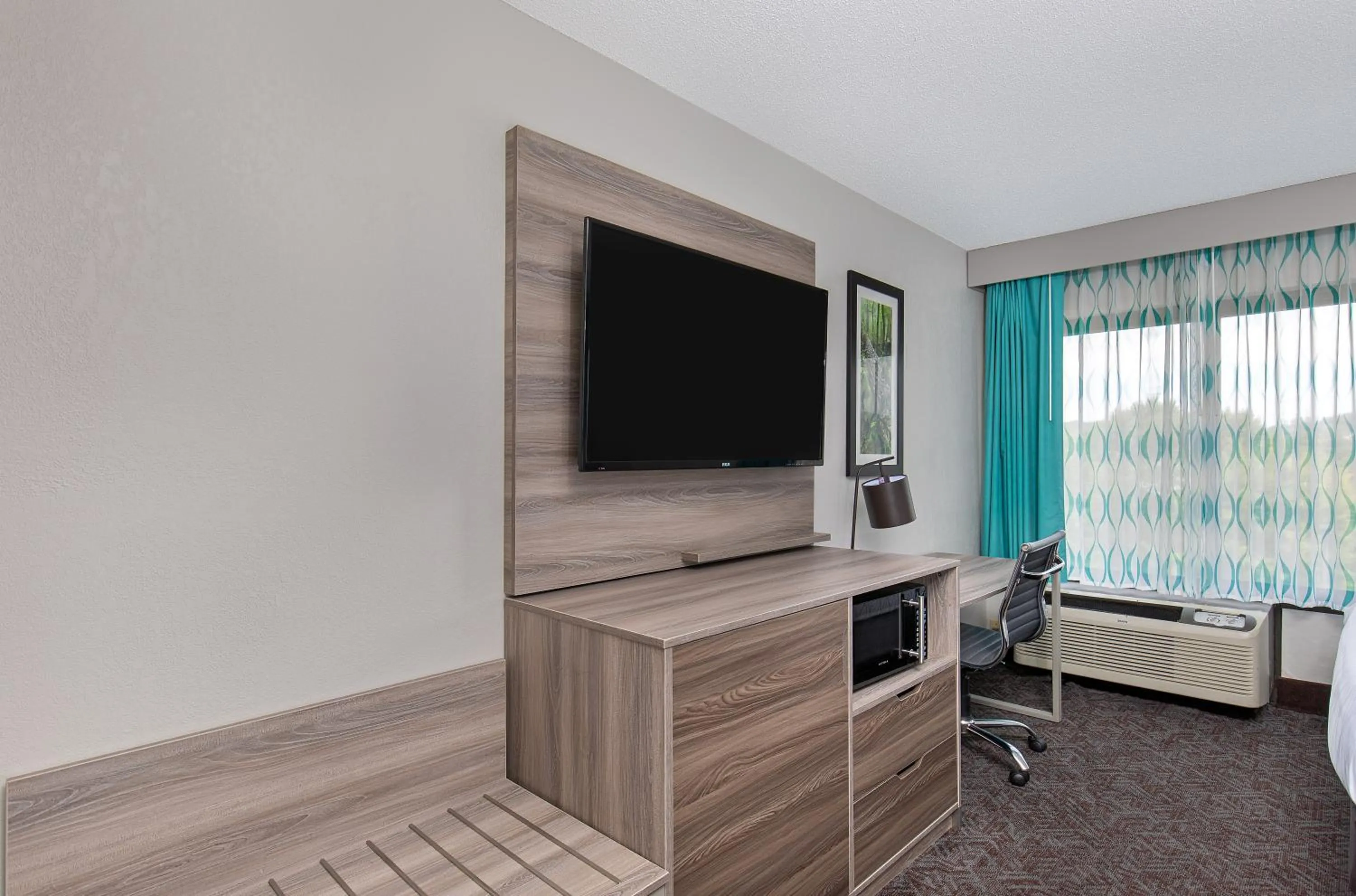 hair dresser in La Quinta Inn by Wyndham Pigeon Forge-Dollywood