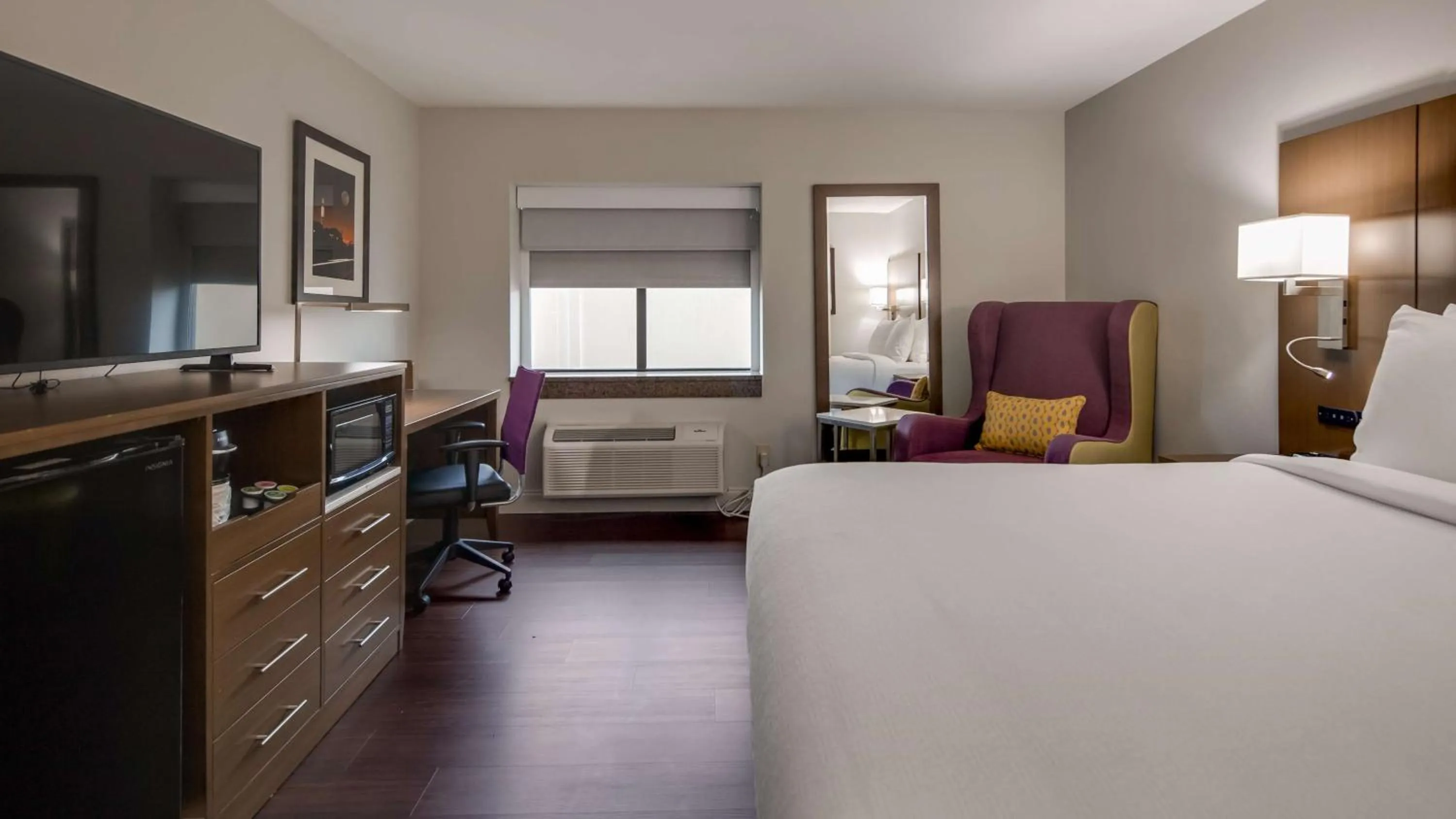 TV and multimedia, Bed in Best Western Huntsville