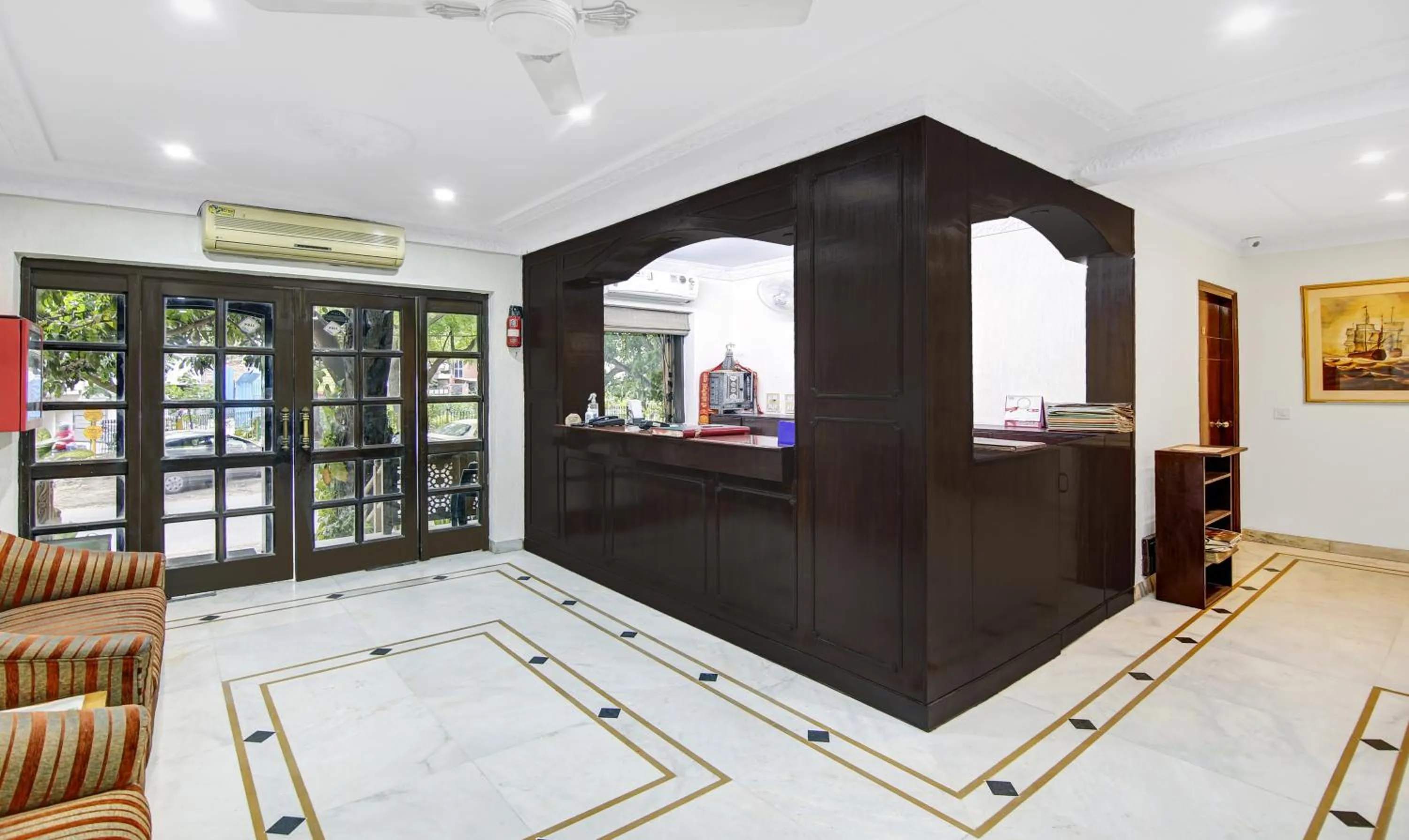 Lobby or reception in Itsy Hotels Arien International