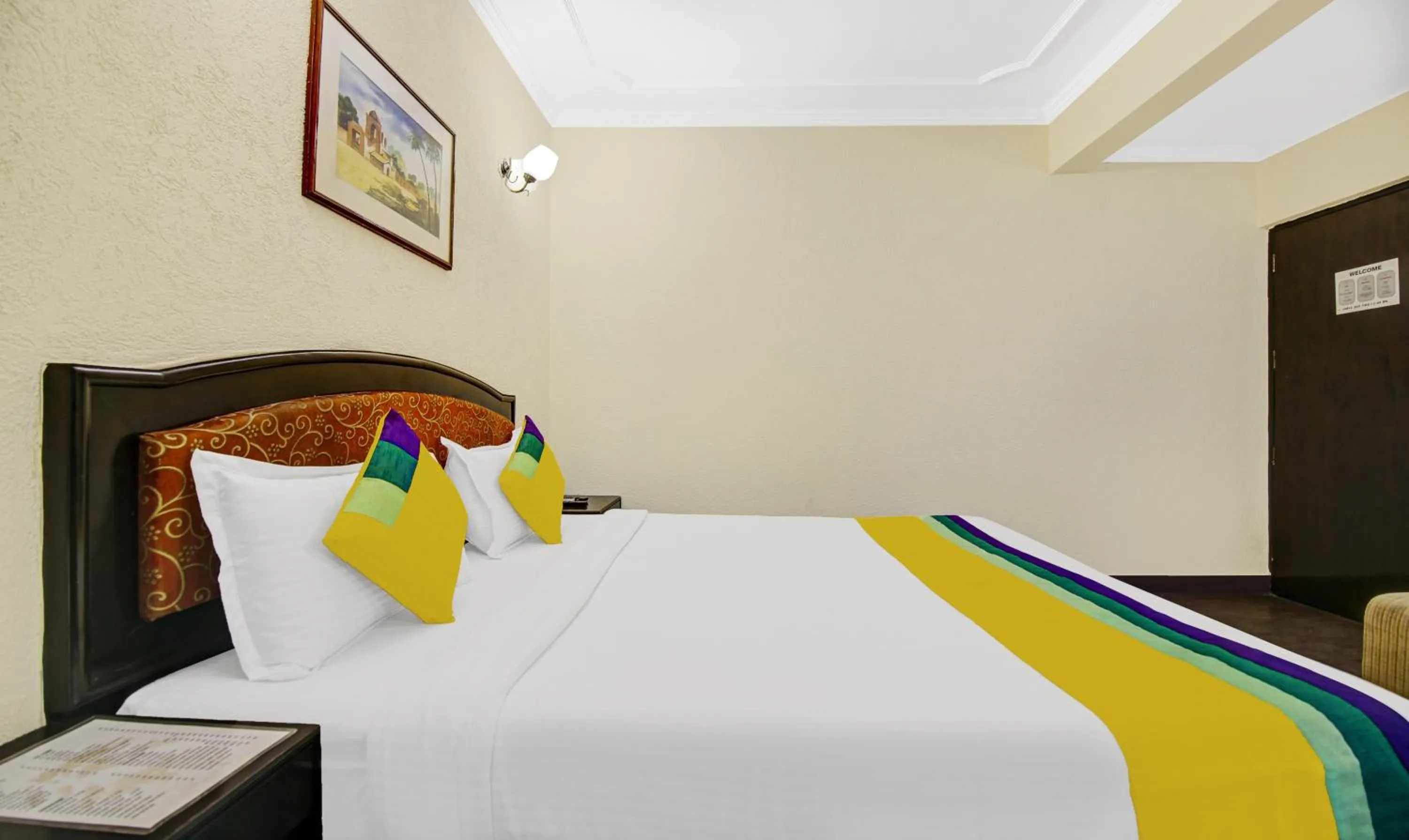 Bedroom, Bed in Itsy Hotels Arien International