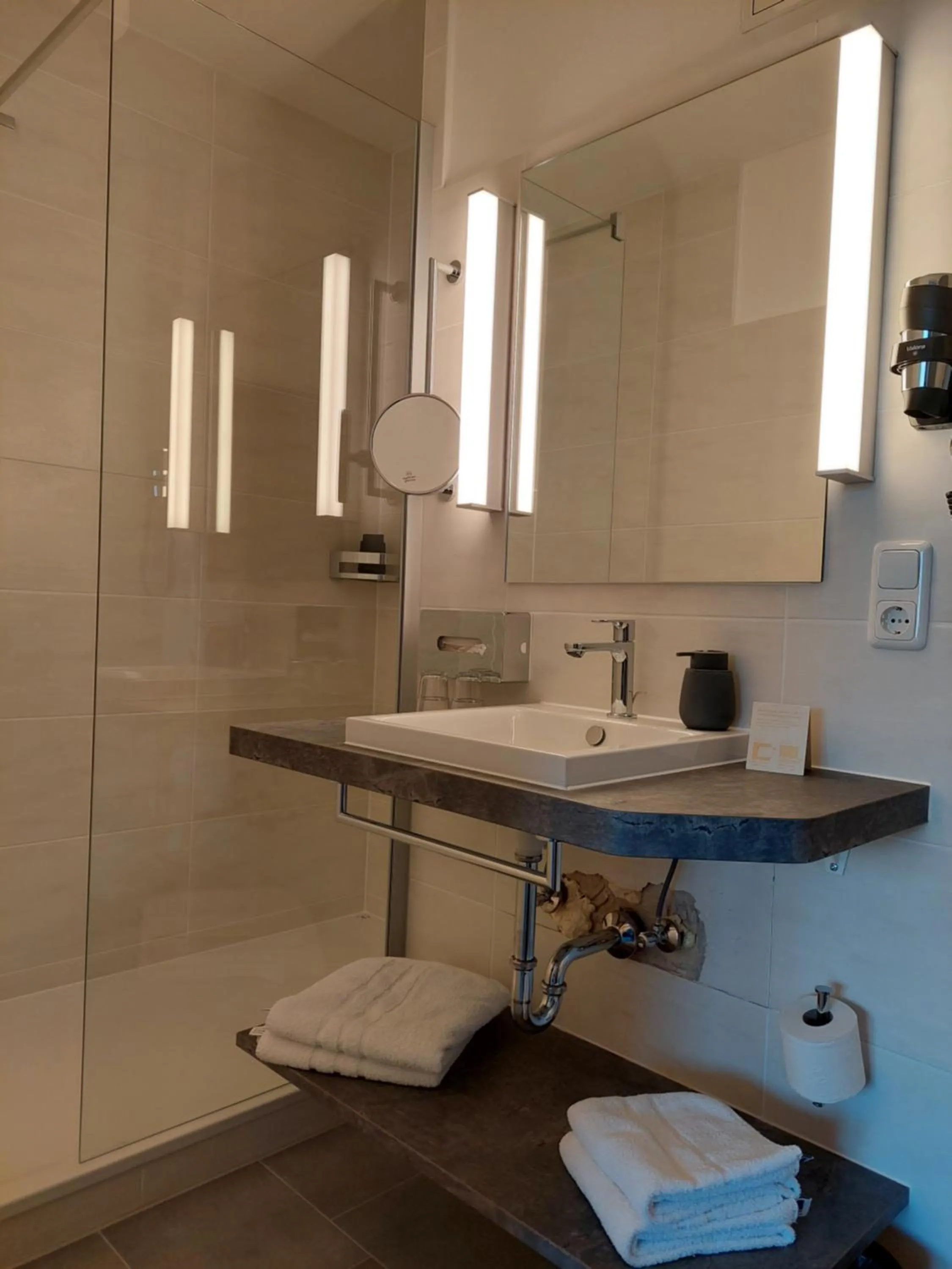 Shower in Hotel Stadt Gernsbach