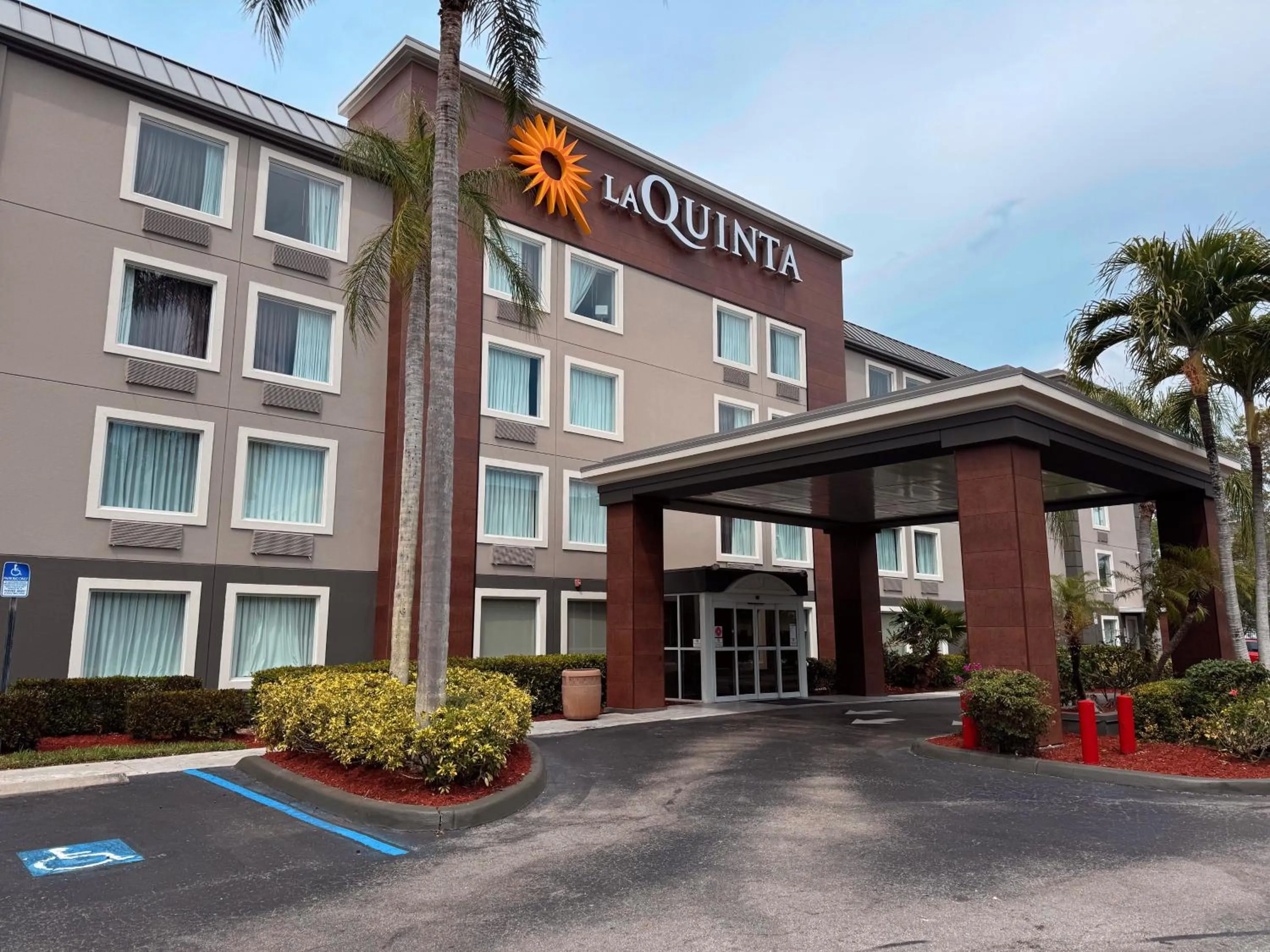 Facade/entrance in La Quinta by Wyndham Naples East (I-75)