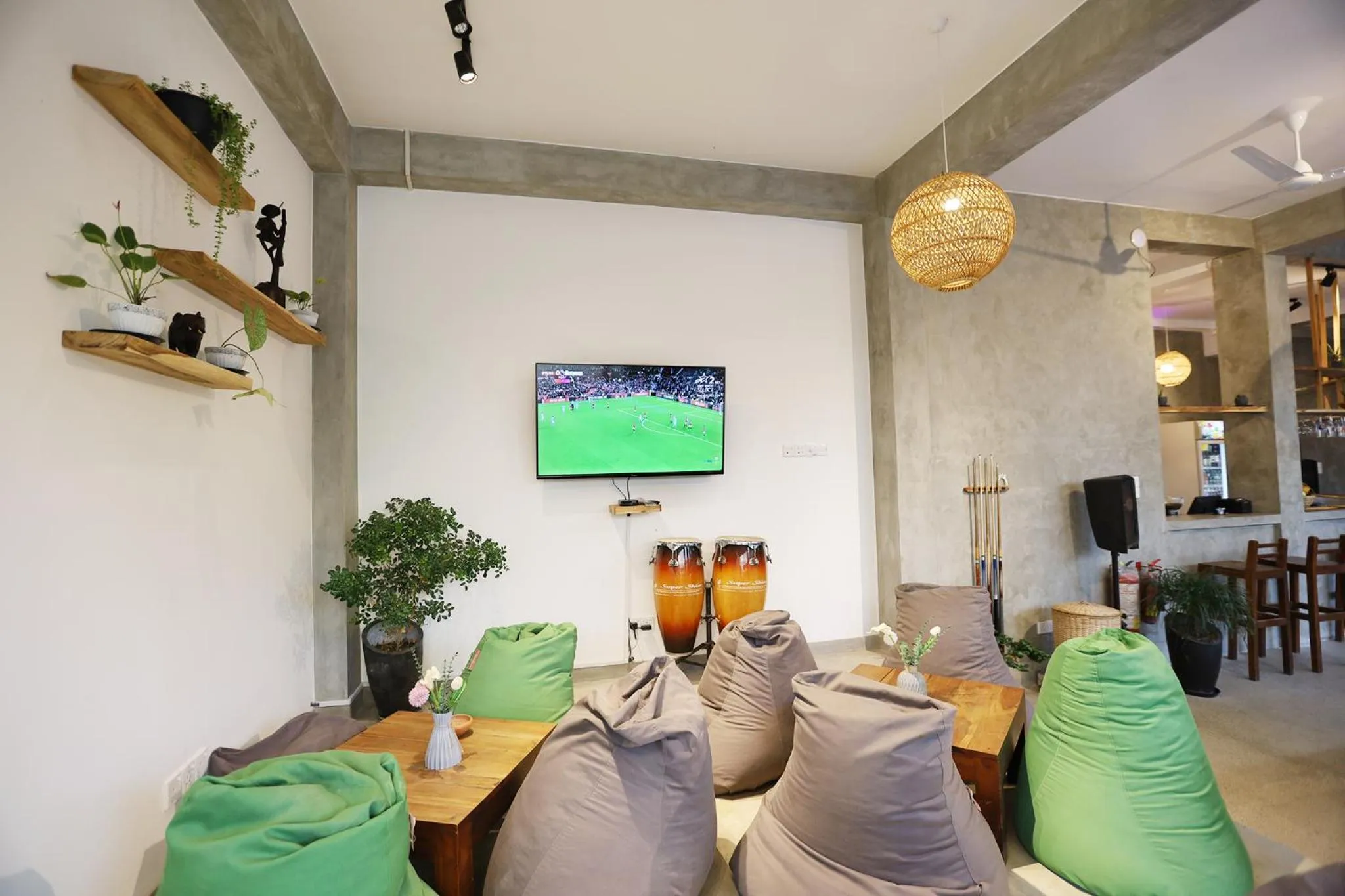 Communal lounge/ TV room in Chill Bay Weligama