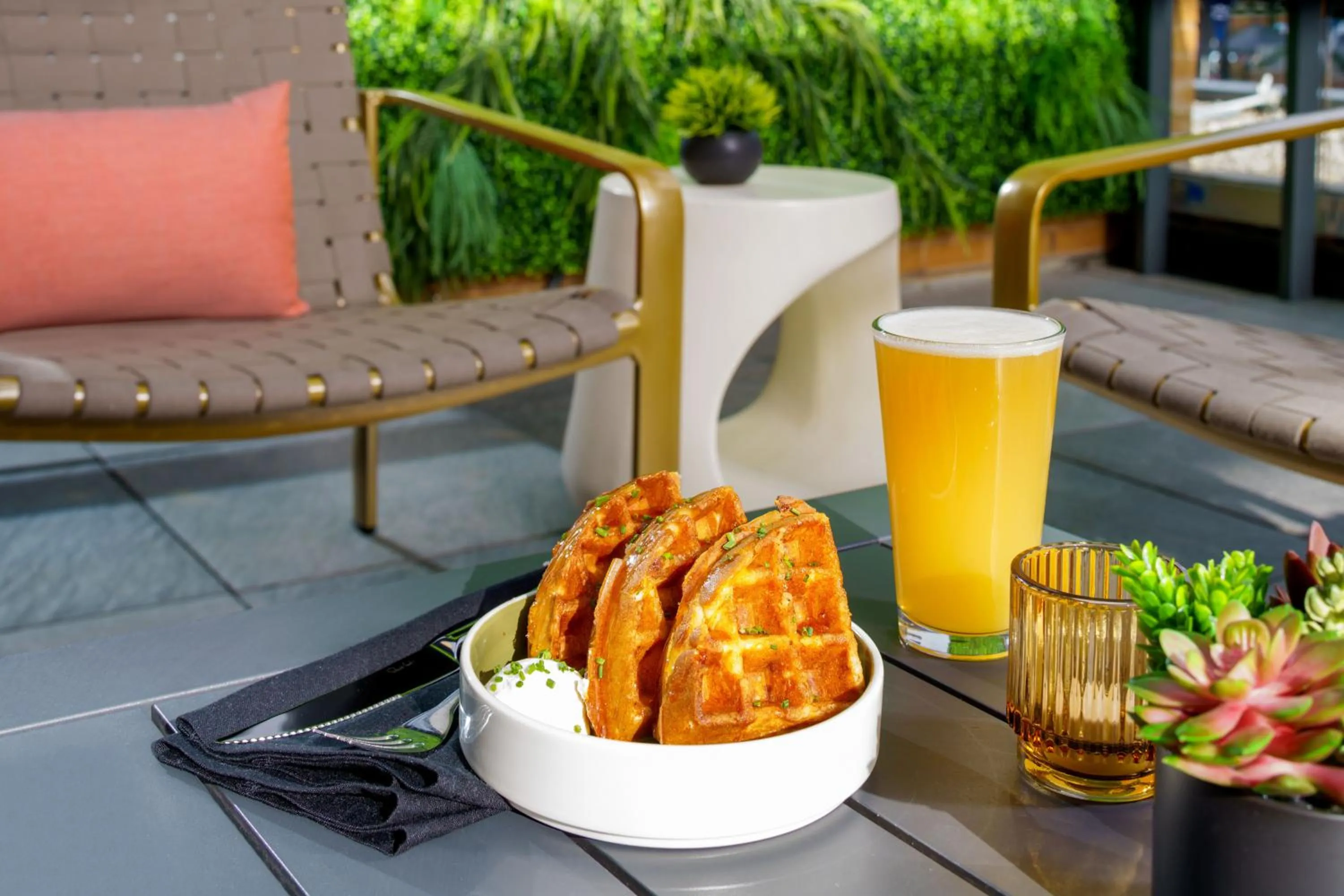 Restaurant/places to eat in Hyatt Place Indianapolis Downtown