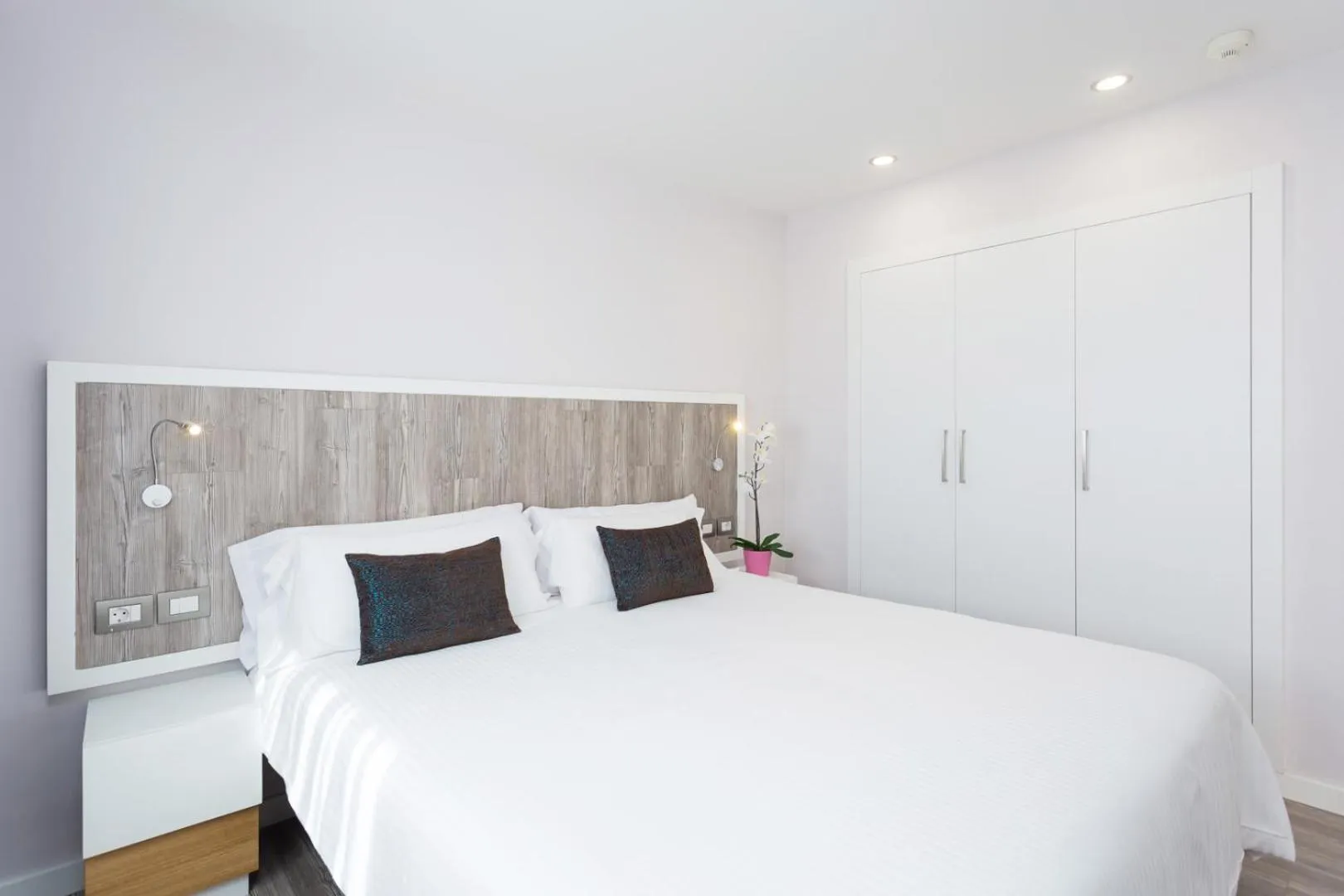 Bedroom, Bed in Royal Sun Resort