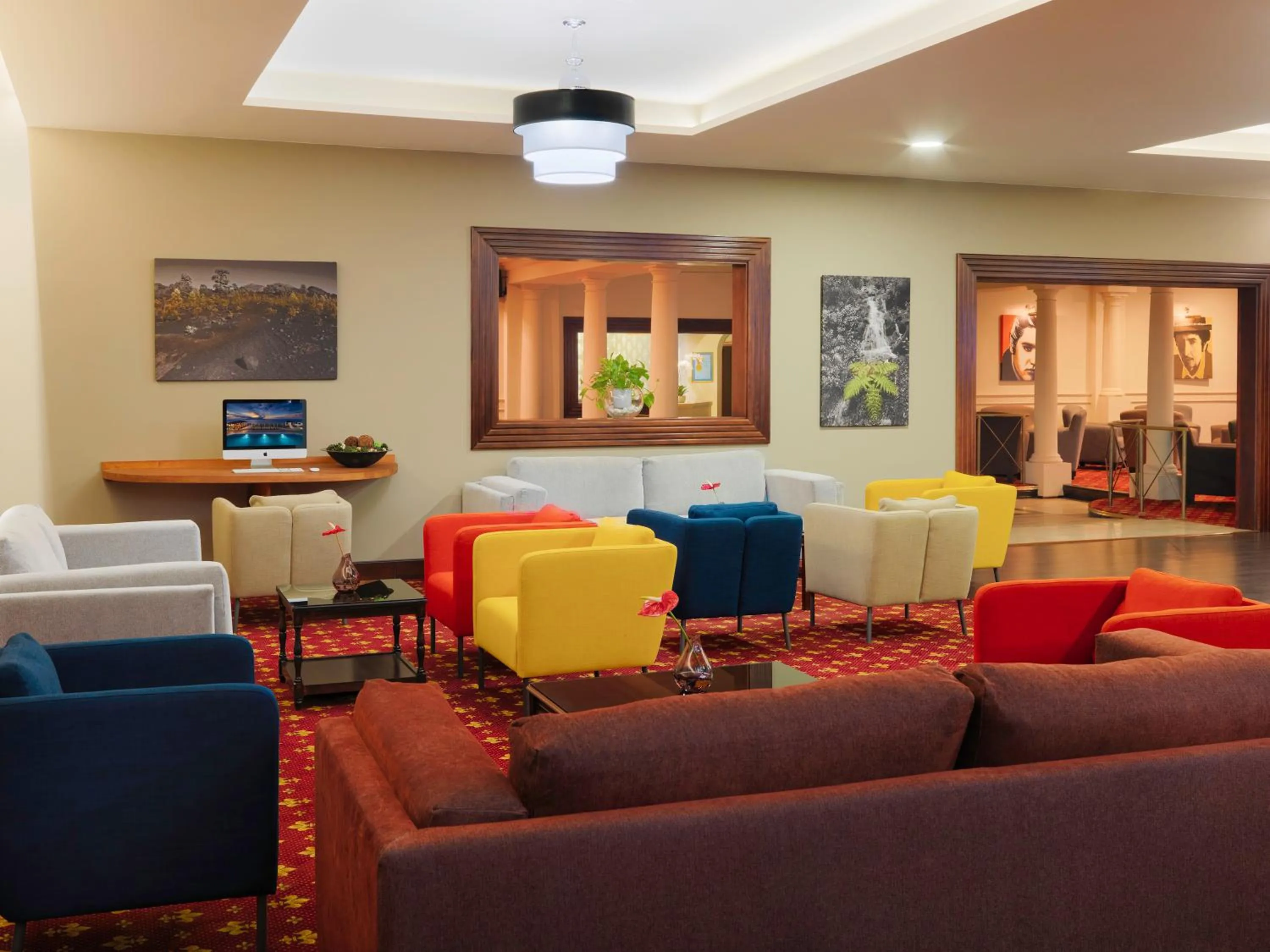 Communal lounge/ TV room in Royal Sun Resort