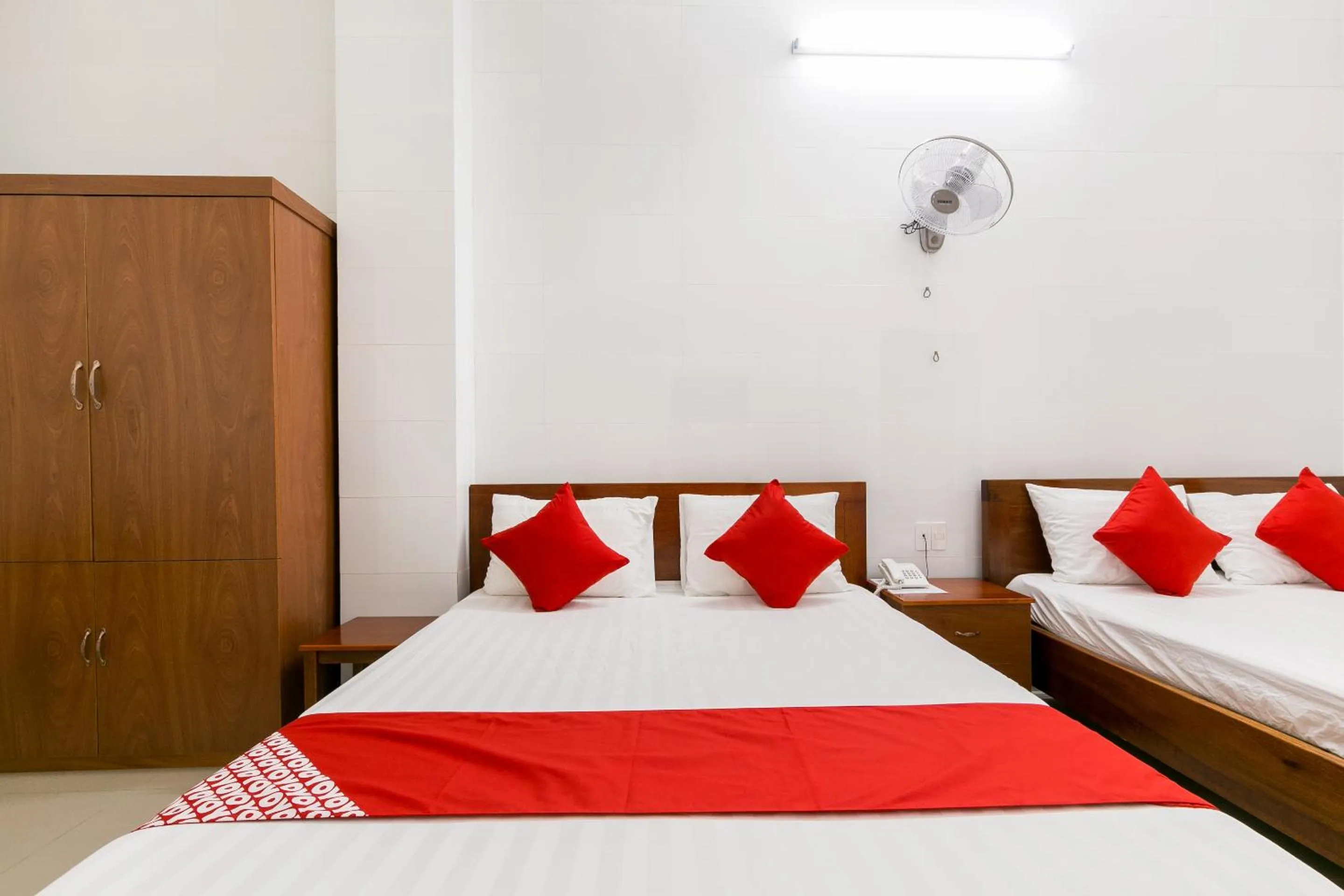 Bedroom, Bed in Jupiter Hotel