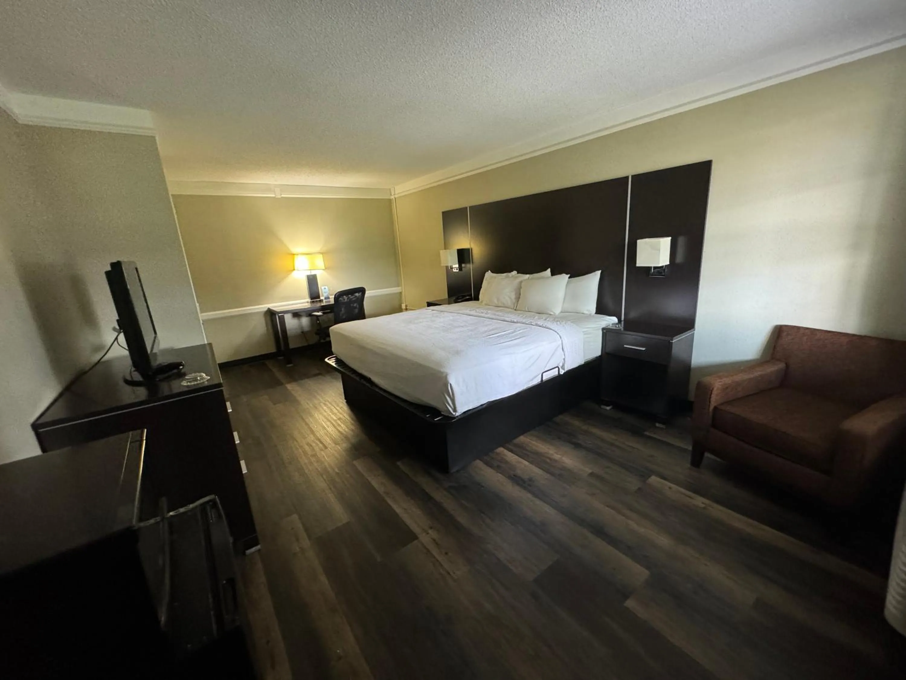 TV and multimedia, Bed in Travelodge by Wyndham Tuscaloosa
