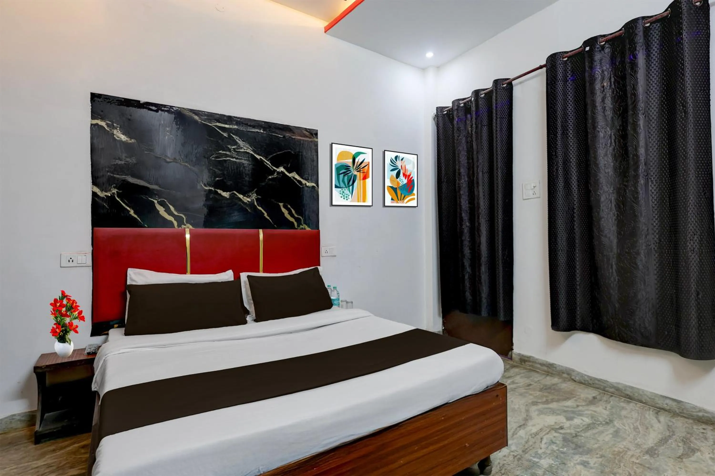 Hotel O by OYO Dariya Railway Station Formerly RR Villa