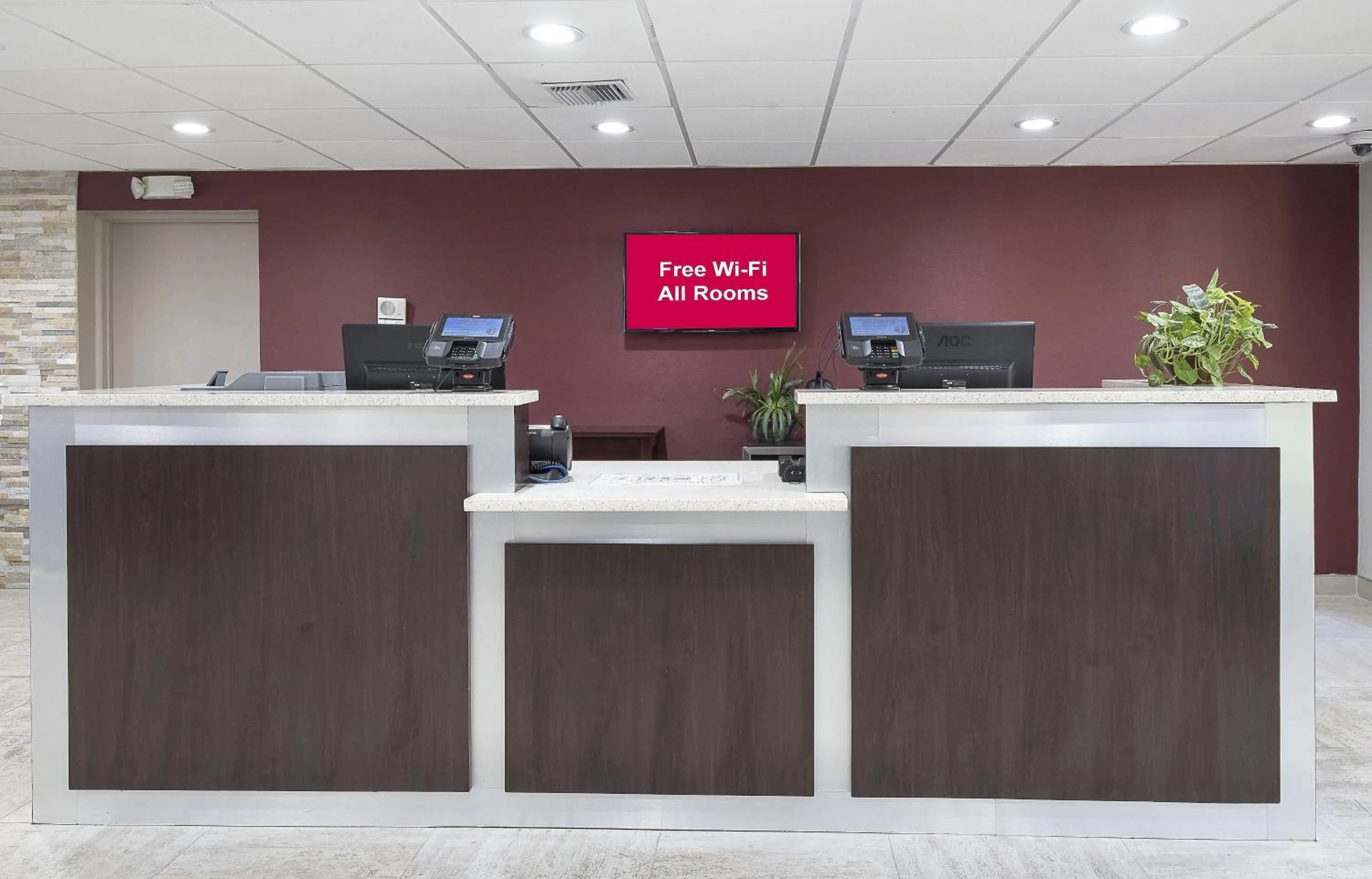 Lobby or reception in Red Roof Inn Tampa Bay - St. Petersburg