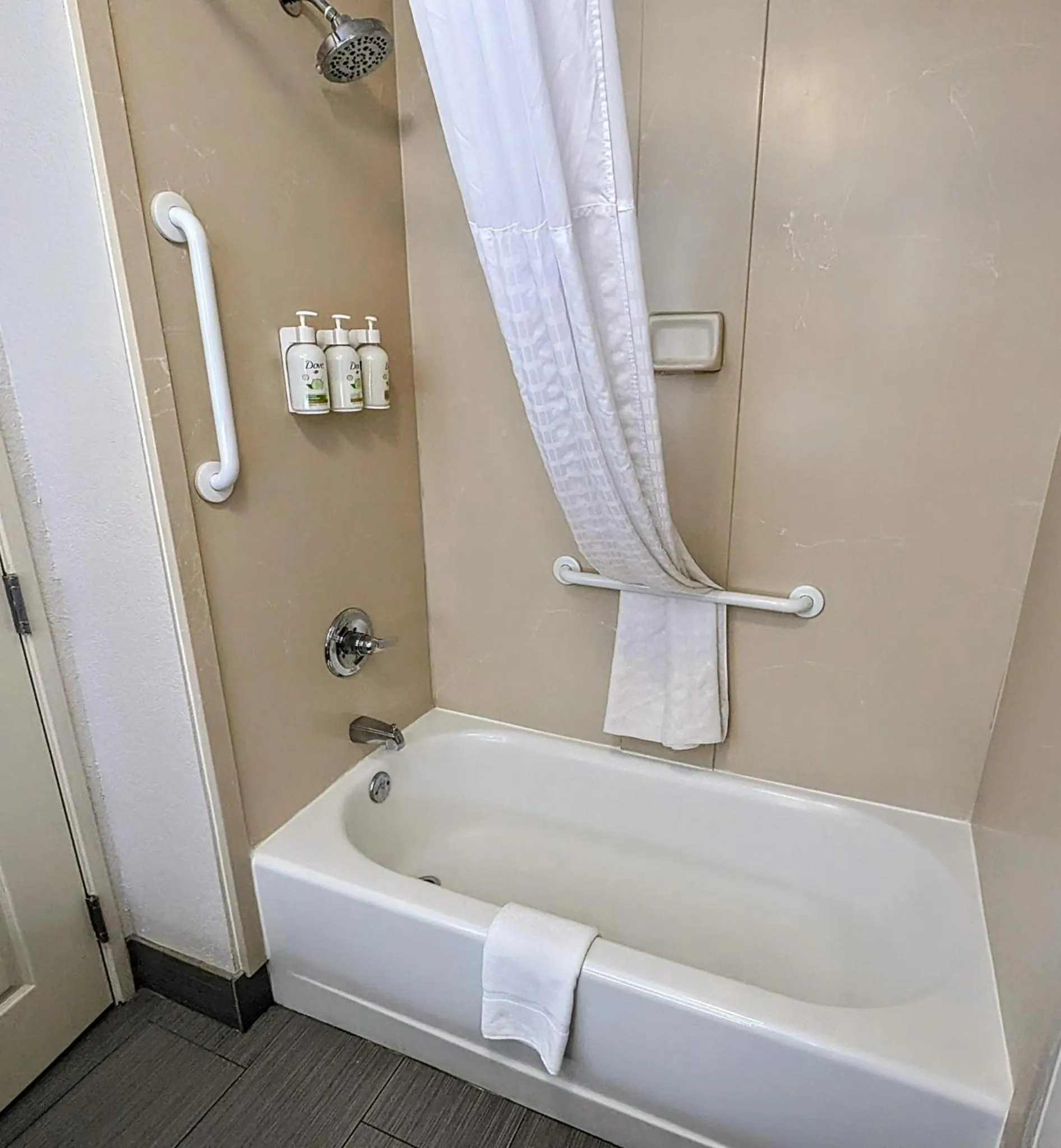 Bathroom in La Quinta by Wyndham Prattville