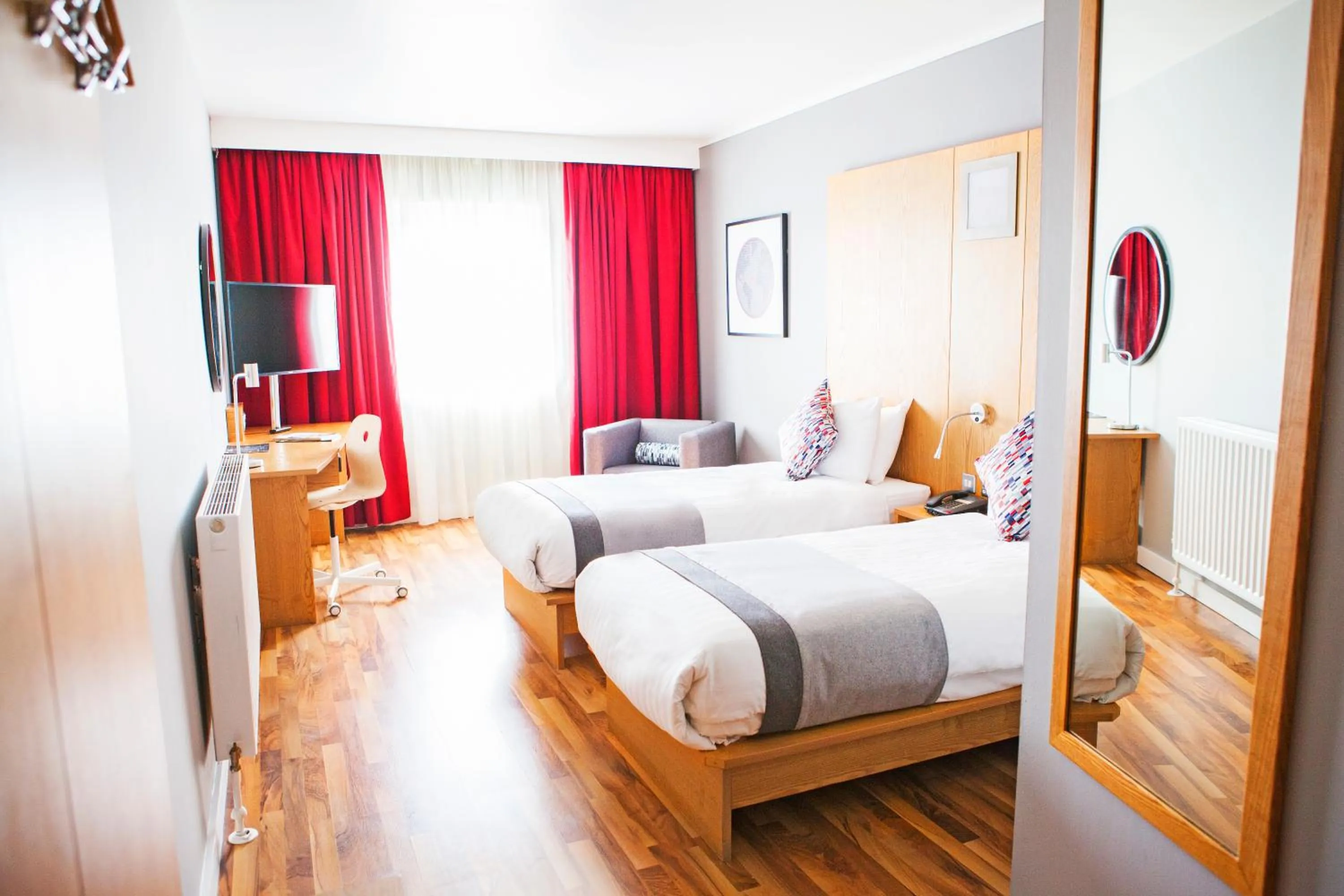 Photo of the whole room, Bed in Ramada by Wyndham Belfast