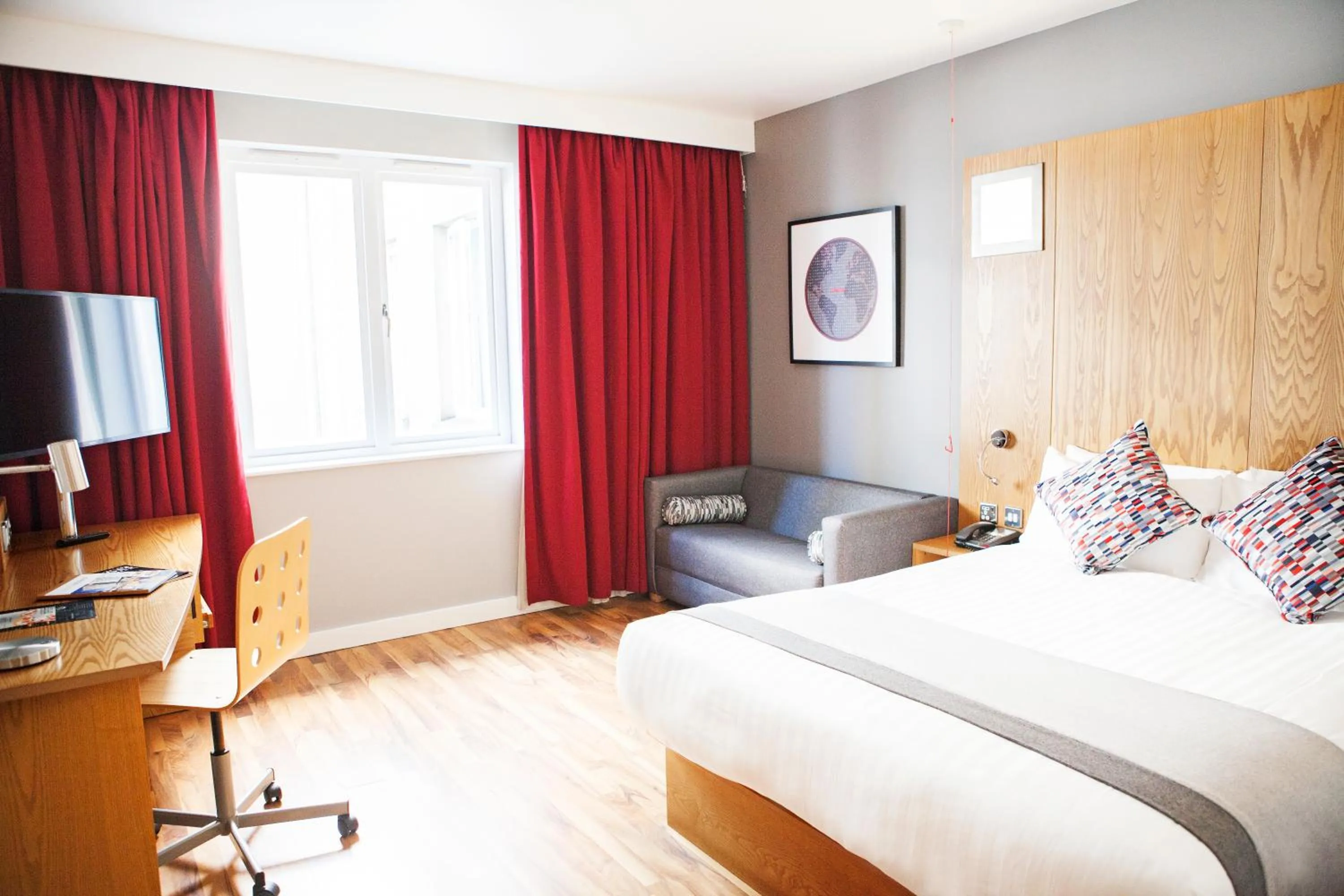 Bedroom, Bed in Ramada by Wyndham Belfast