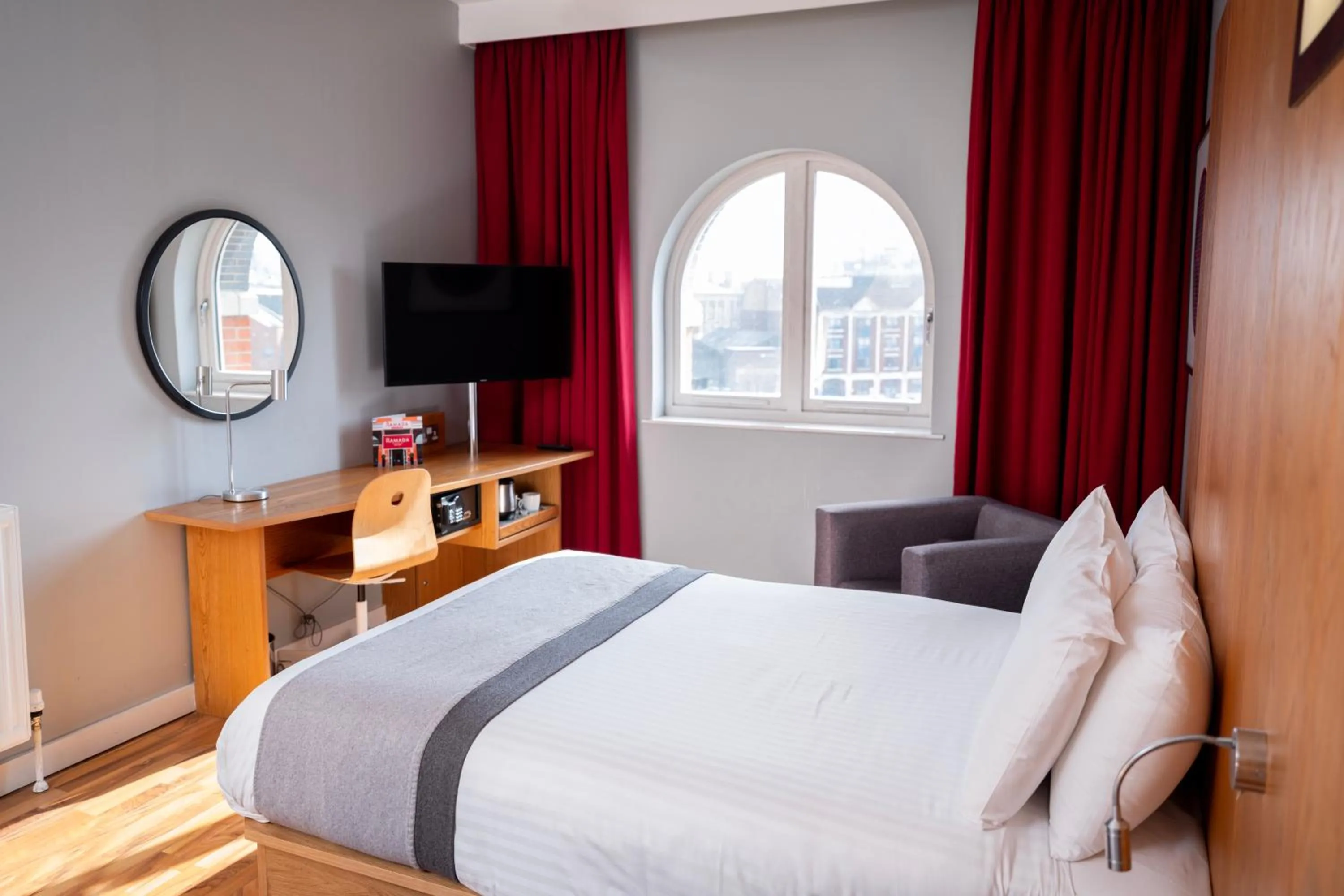 Bedroom, Bed in Ramada by Wyndham Belfast